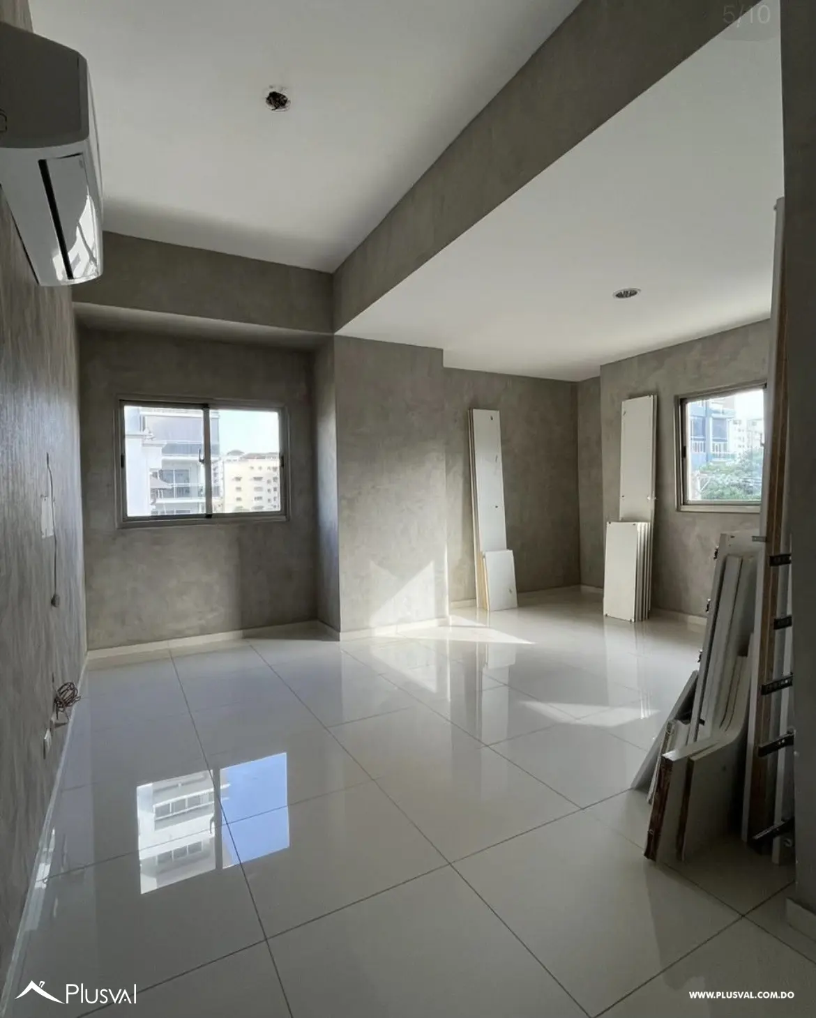 Amplio apartamento de 2 habitaciones en venta en Evaristo morales 493088