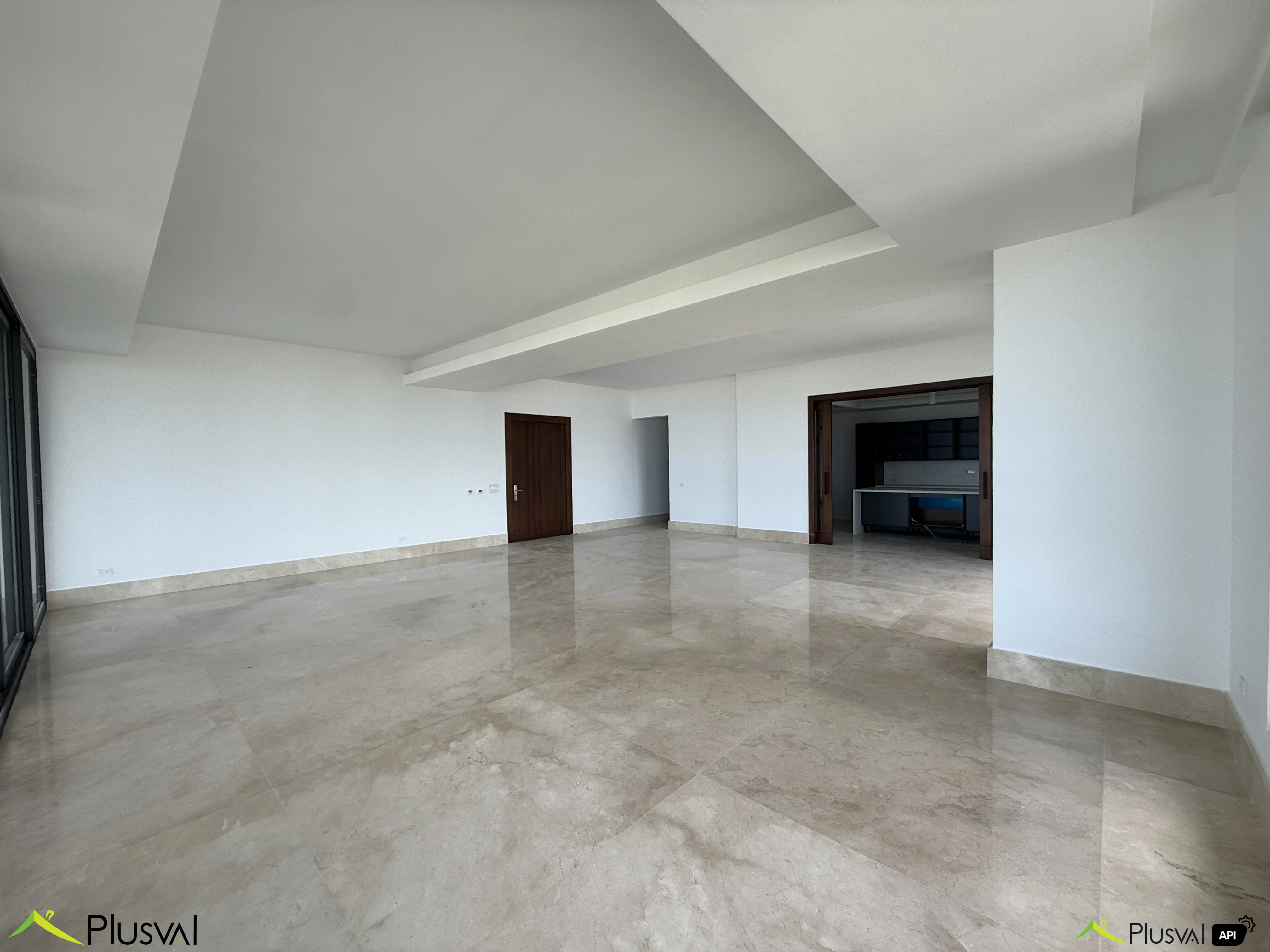 Apartamento de Lujo en Alquiler – 3 Habitaciones + Estudio con 4 Parqueos y Vista al Mar en la Ave. Anacaona 450101
