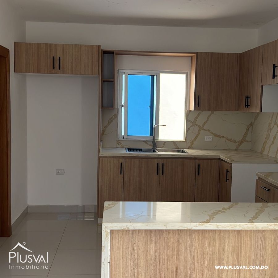 Casa exclusiva y de lujo de dos niveles en Brisa Oriental 413414