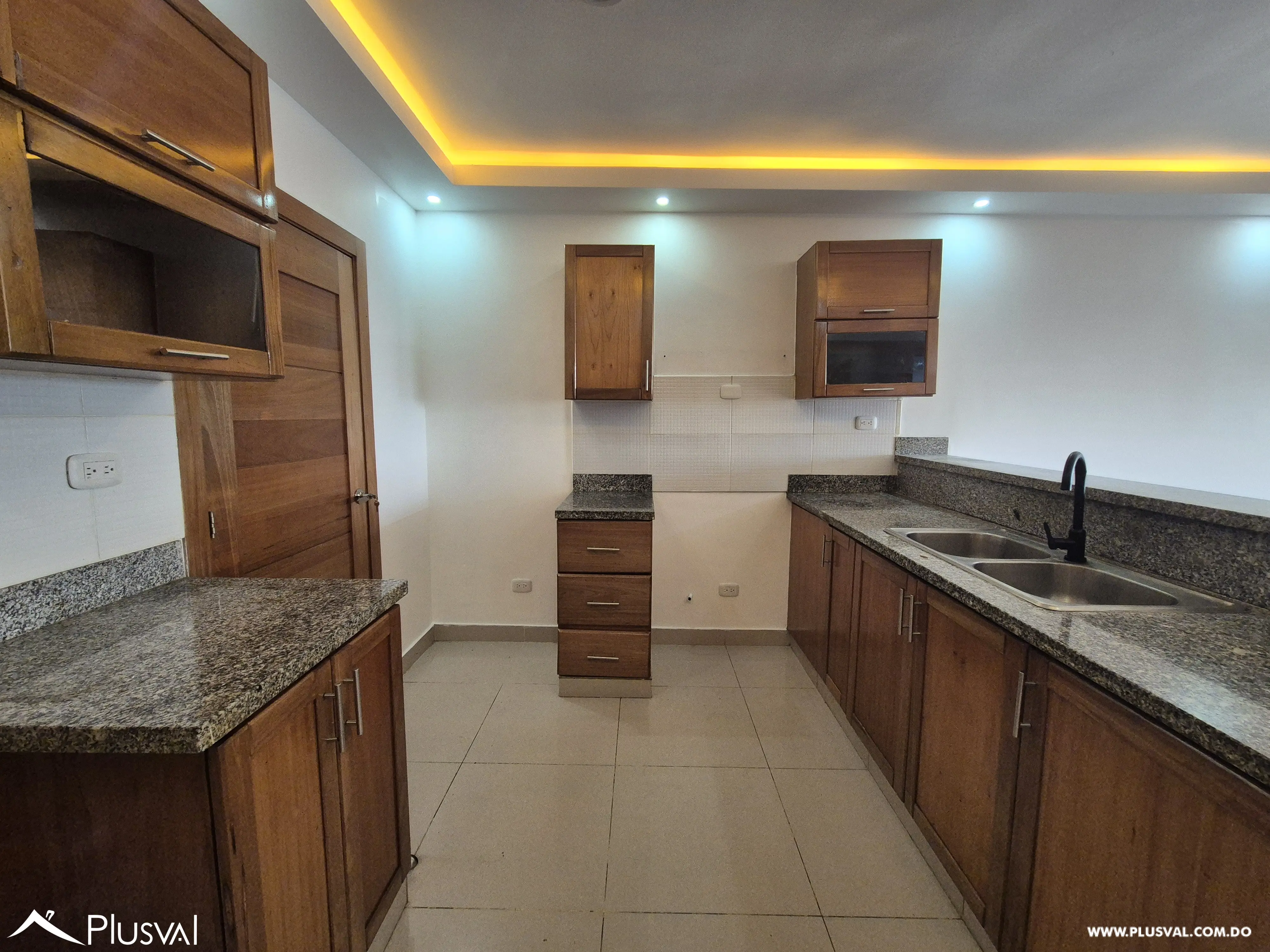 Apartamento en venta con vista al mar en Zona Universitaria 474790