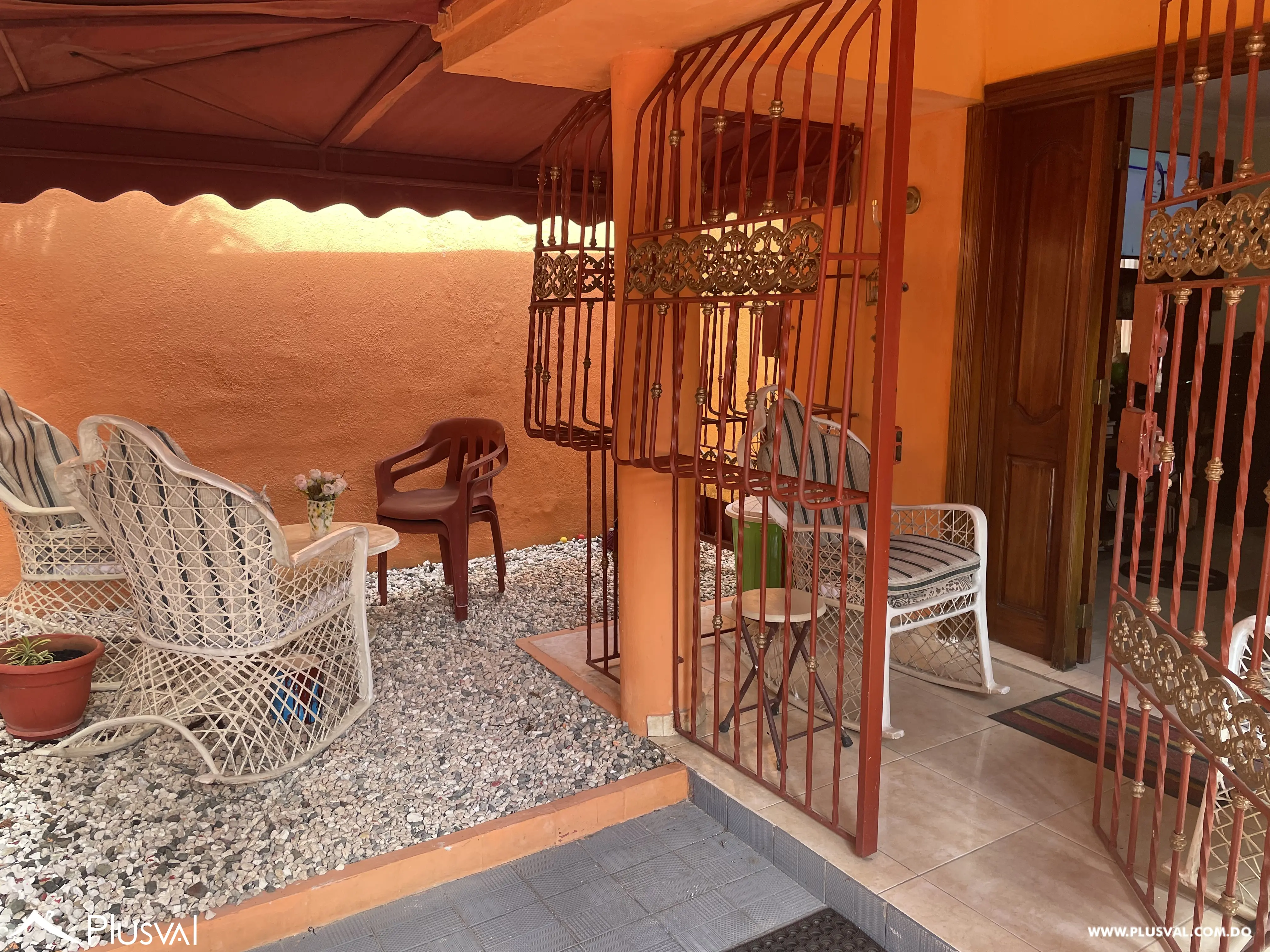 Casa de 2 niveles en venta Santo Domingo Este 513424