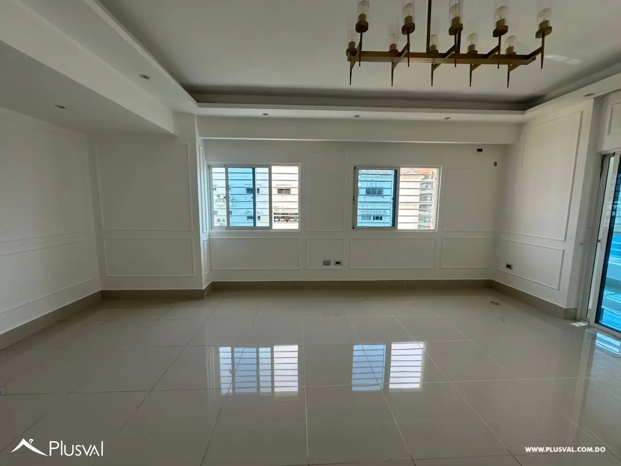 Alquiler de apartamento de 3 habitaciones en Evaristo Morales 470013