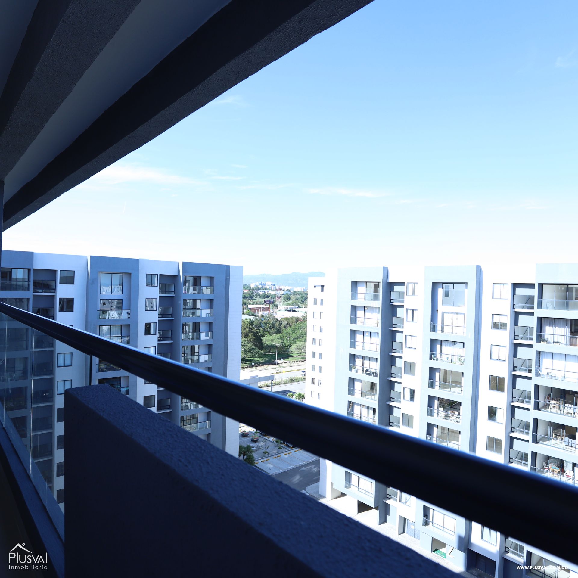 Amplio apartamento en venta en Torre Residencial. 335823