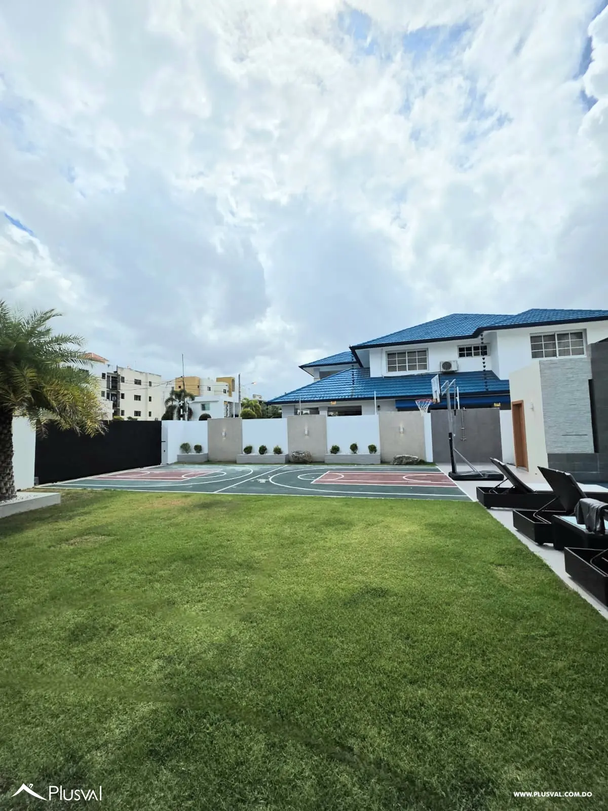 Vivienda de 2 niveles en Proyecto seguro de Santiago. 459884