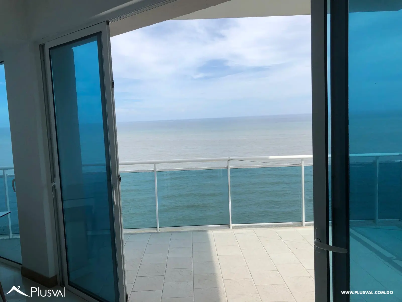 Bello apartamento en alquiler amueblado en el Malecón 521925