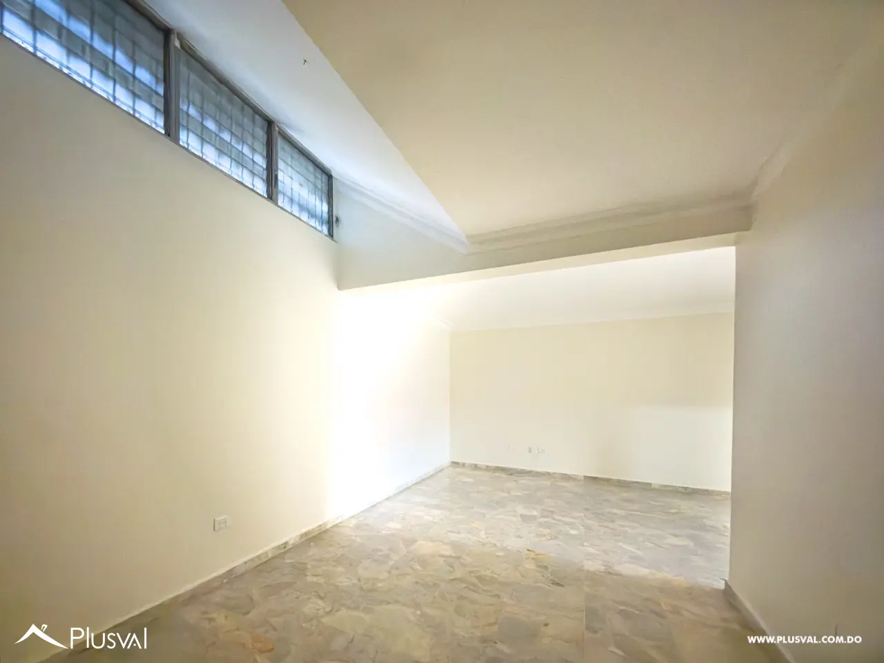 Apartamento en Alquiler con Terraza Privada Techada en Naco 510286