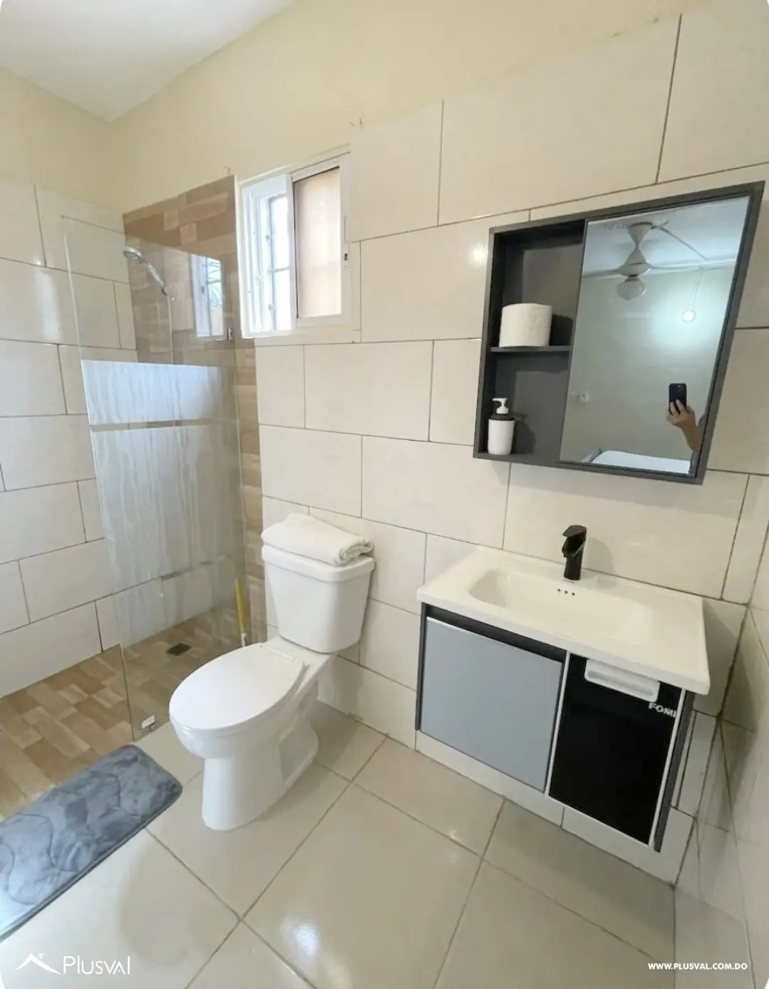 CASA GRANDE EN VENTA  EN EL CENTRO DE BOCA CHICA, IDEAL PARA INVERSION O VIVIR 529874