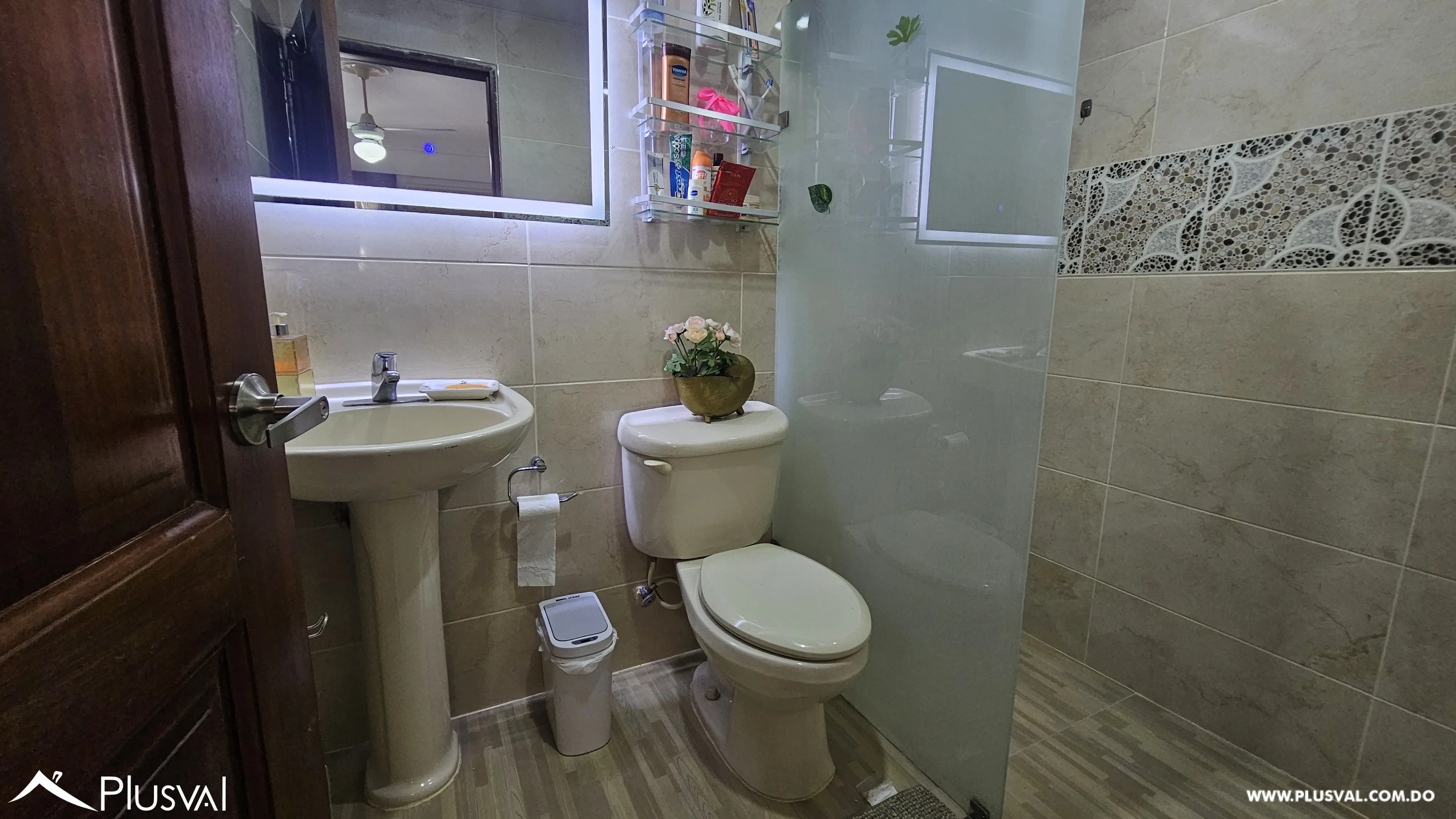 Apartamento en alquiler con terraza privada en Renacimiento 519880