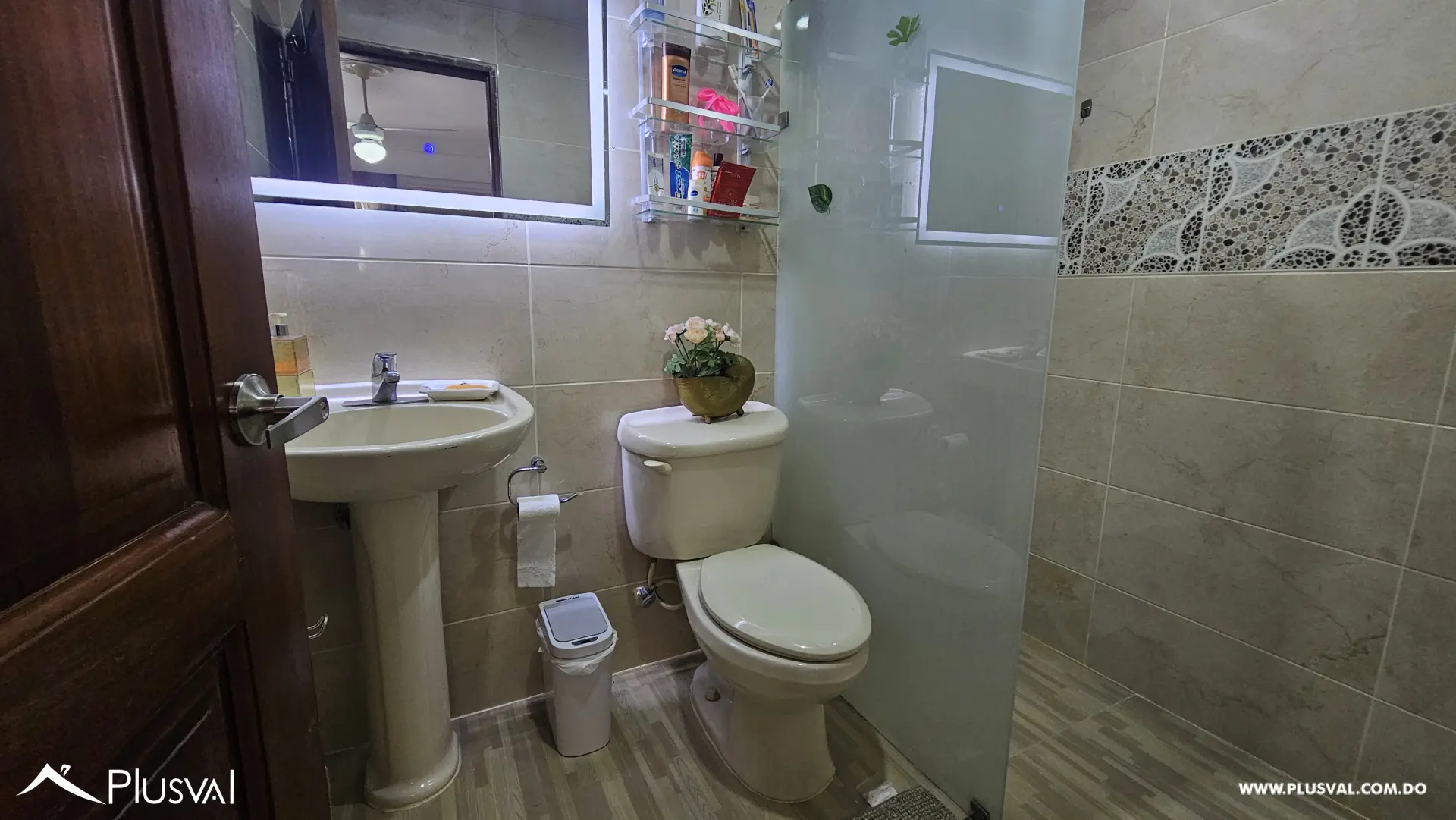Apartamento en alquiler con terraza privada en Renacimiento 519880