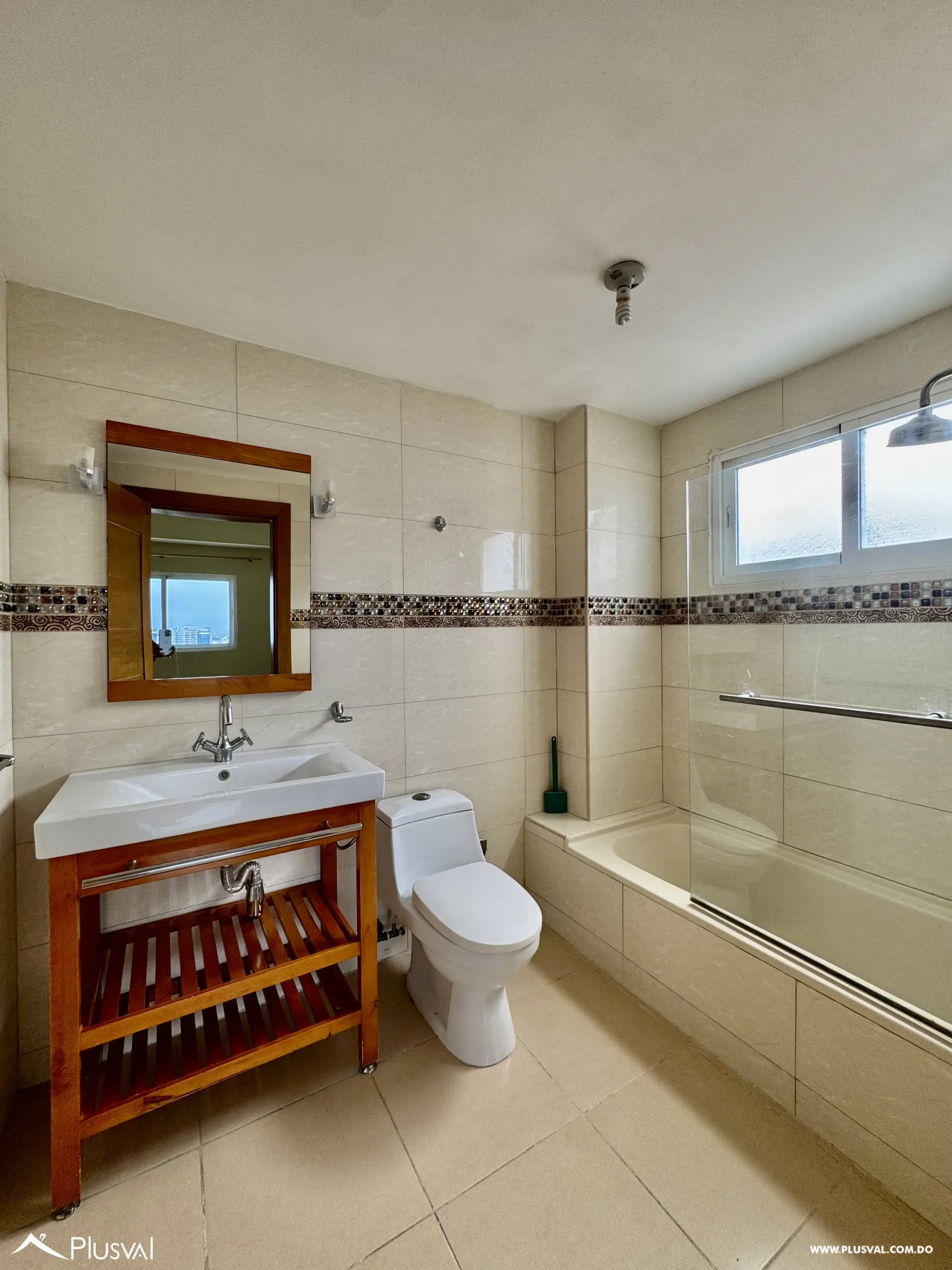 Vendo Amplio y Maravilloso Apartamento PH,  en una de las Zonas mas Exclusivas de La Esperilla 490652