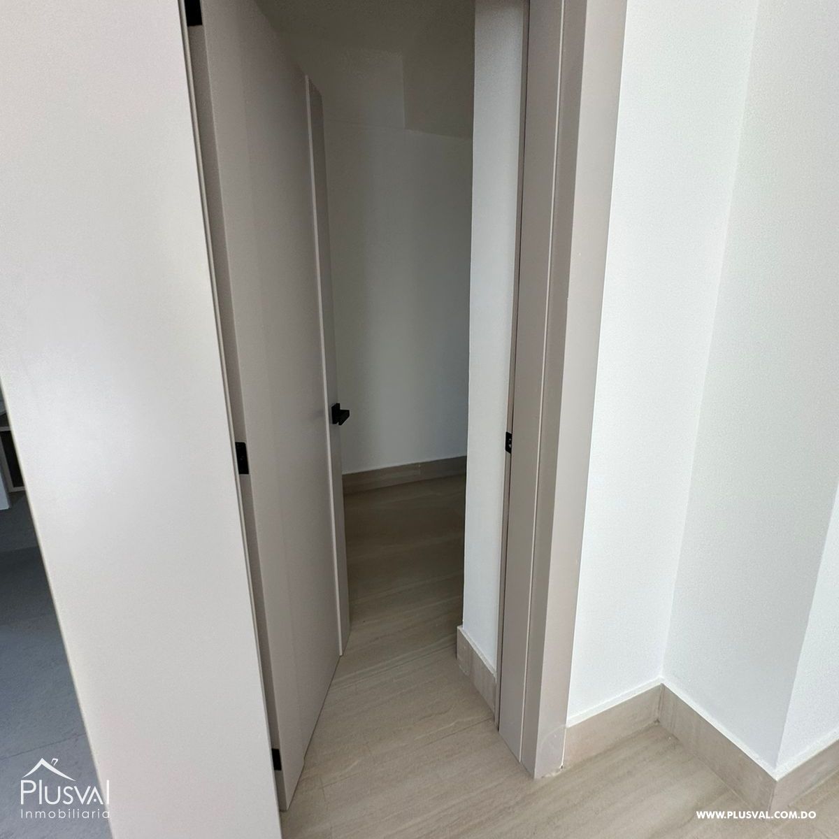 Exclusivo apartamento de 3 habitaciones  ubicado en La Esmeralda 409901