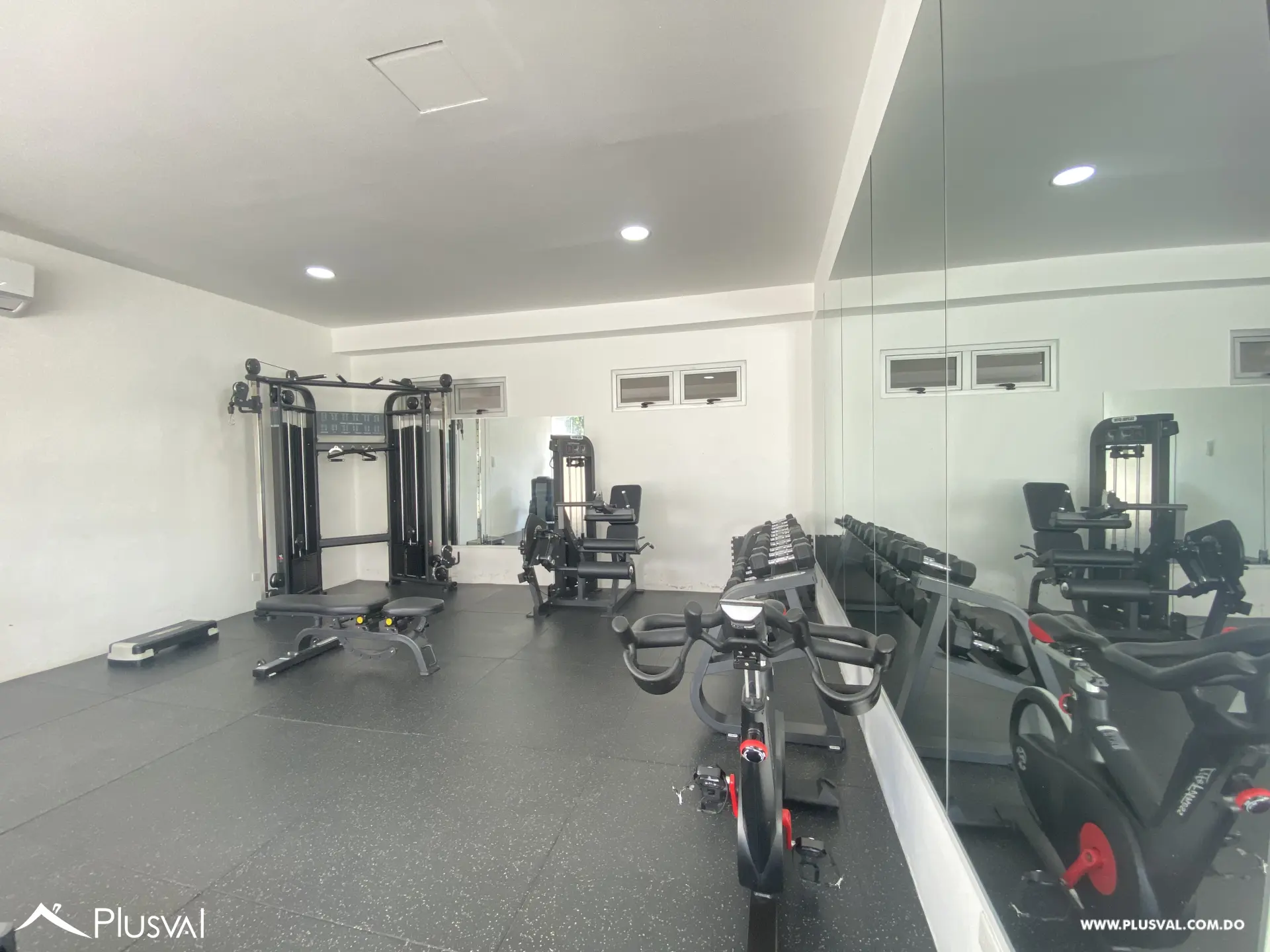 Alquilo Excelente y Amplio Apartamento en Zona Exclusiva en  La Esperilla 467457