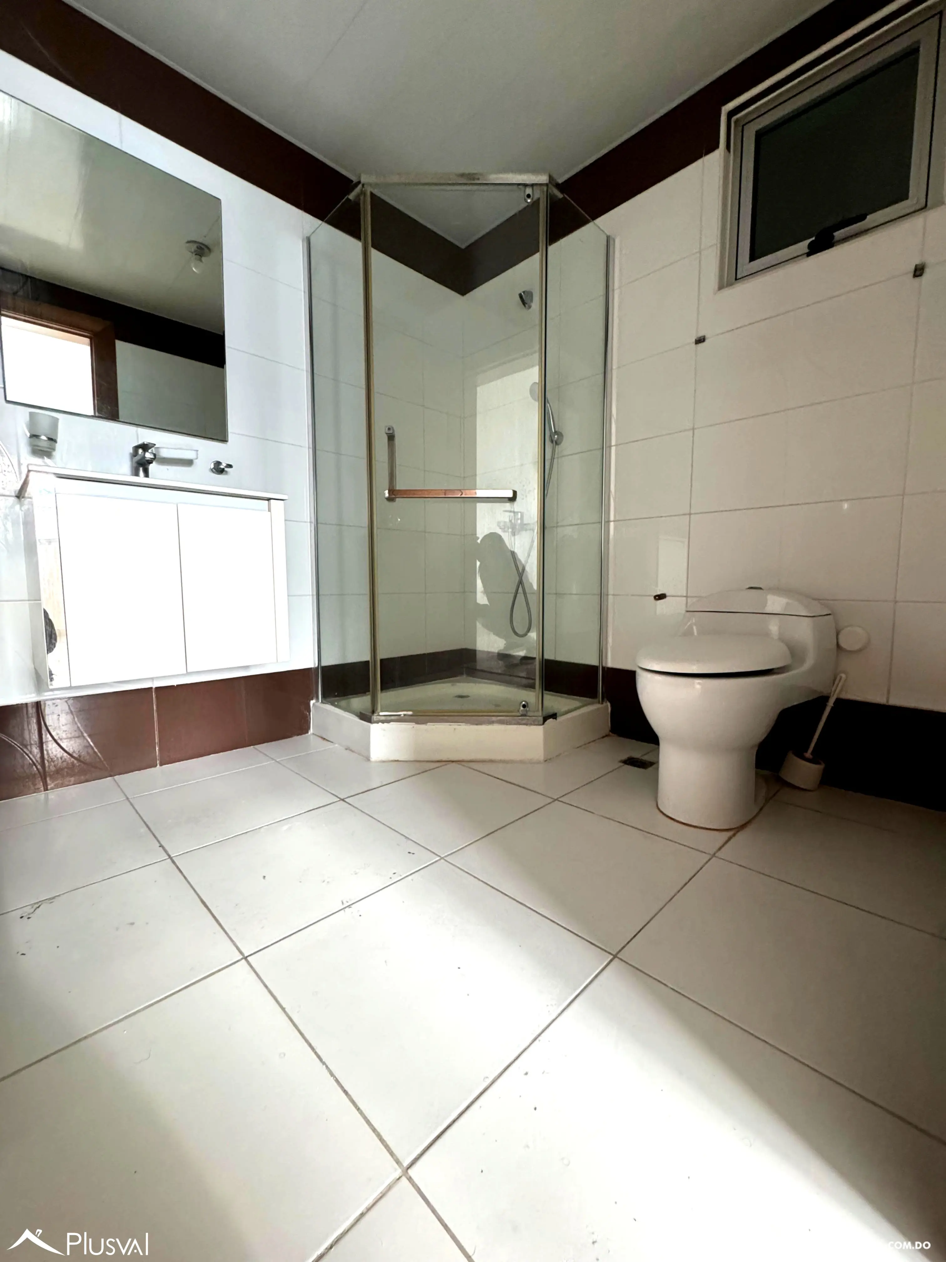 Apartamento en venta de 2 habitaciones y 1 parqueo en Evaristo Morales. 489222