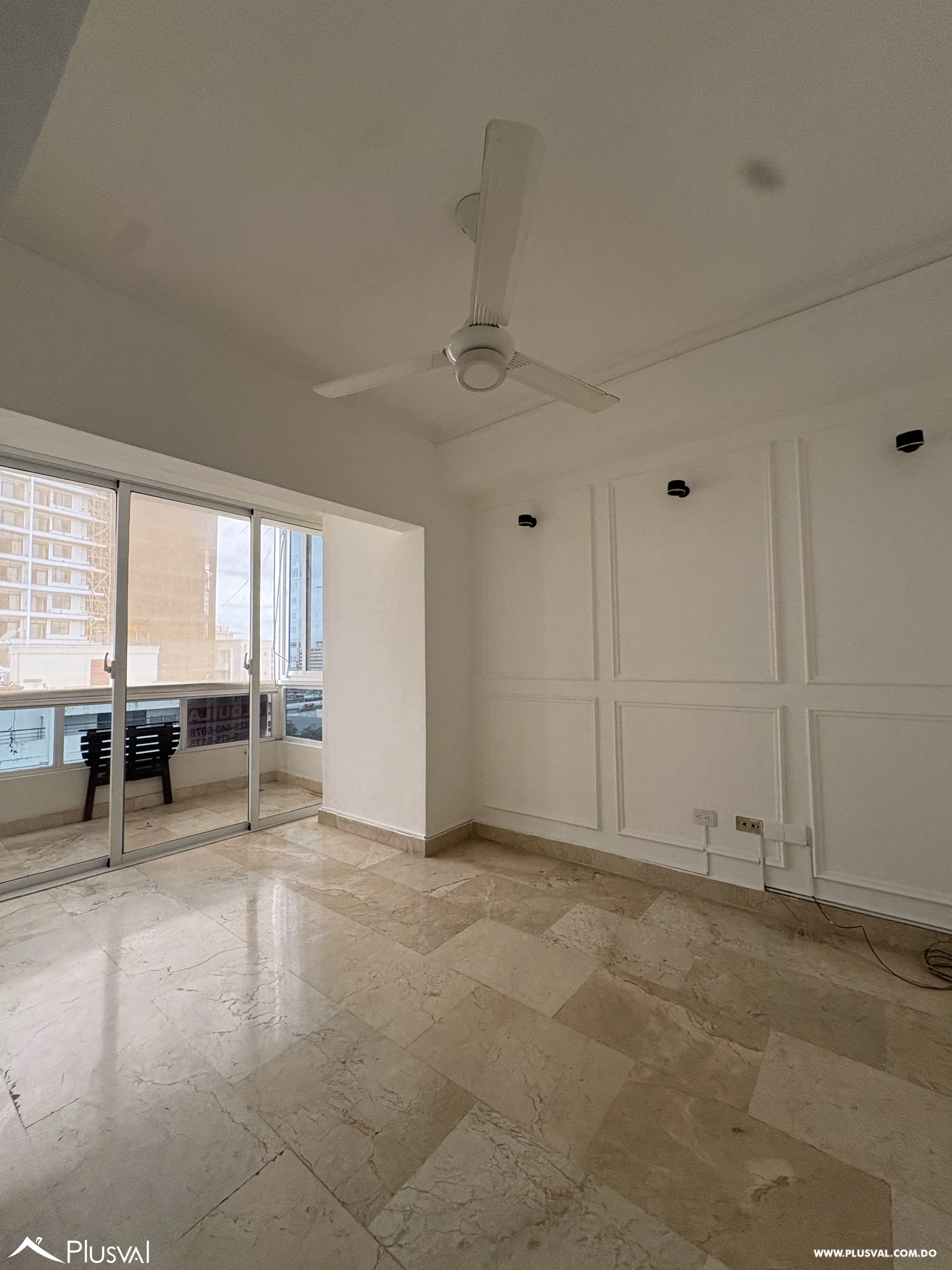 Apartamento en alquiler en el centro de Naco super amplio y piso alto 535131