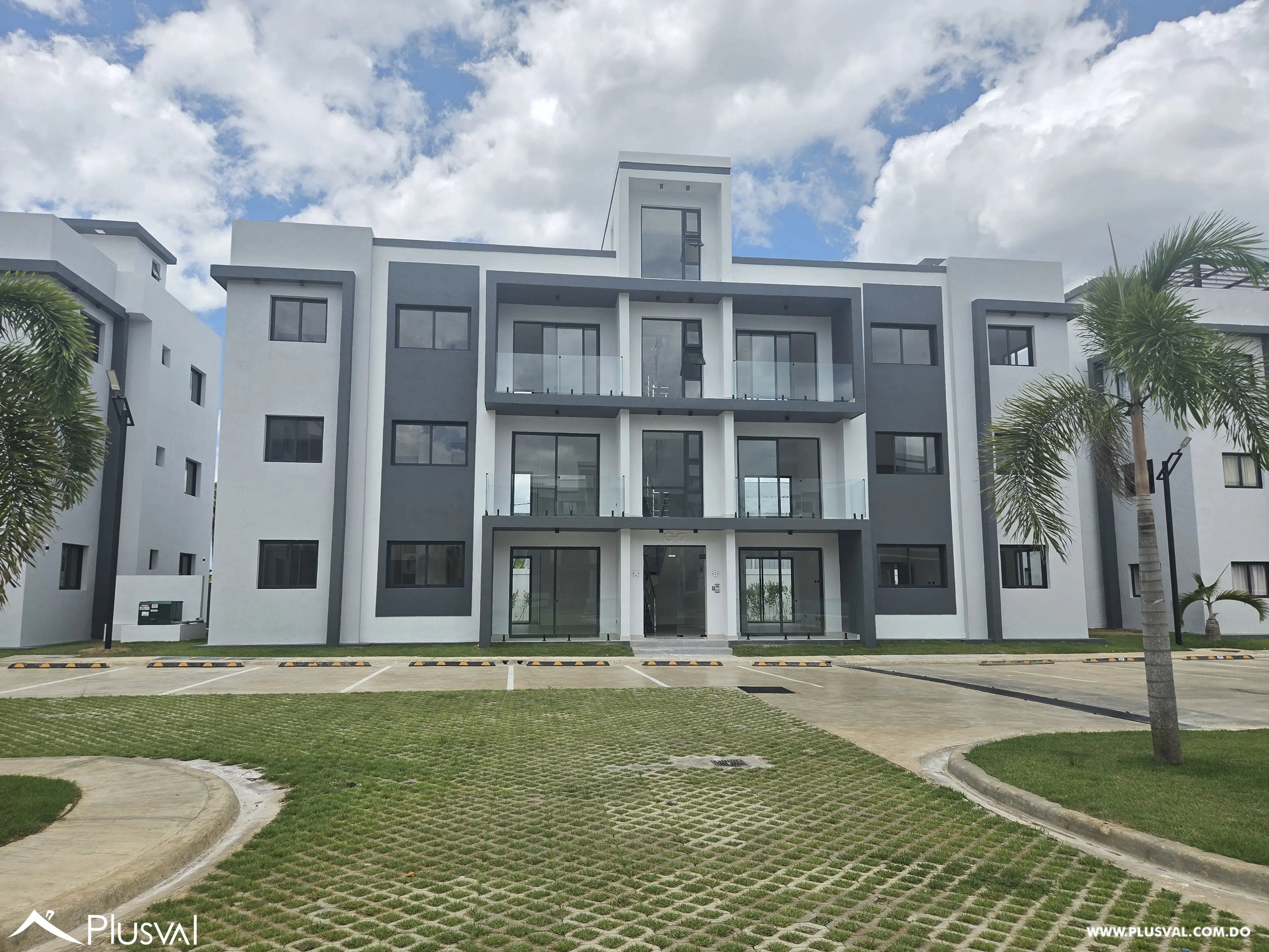 Proyecto de Apartamentos  en Juan Lopez Moca con Amenidades de Lujo 524186