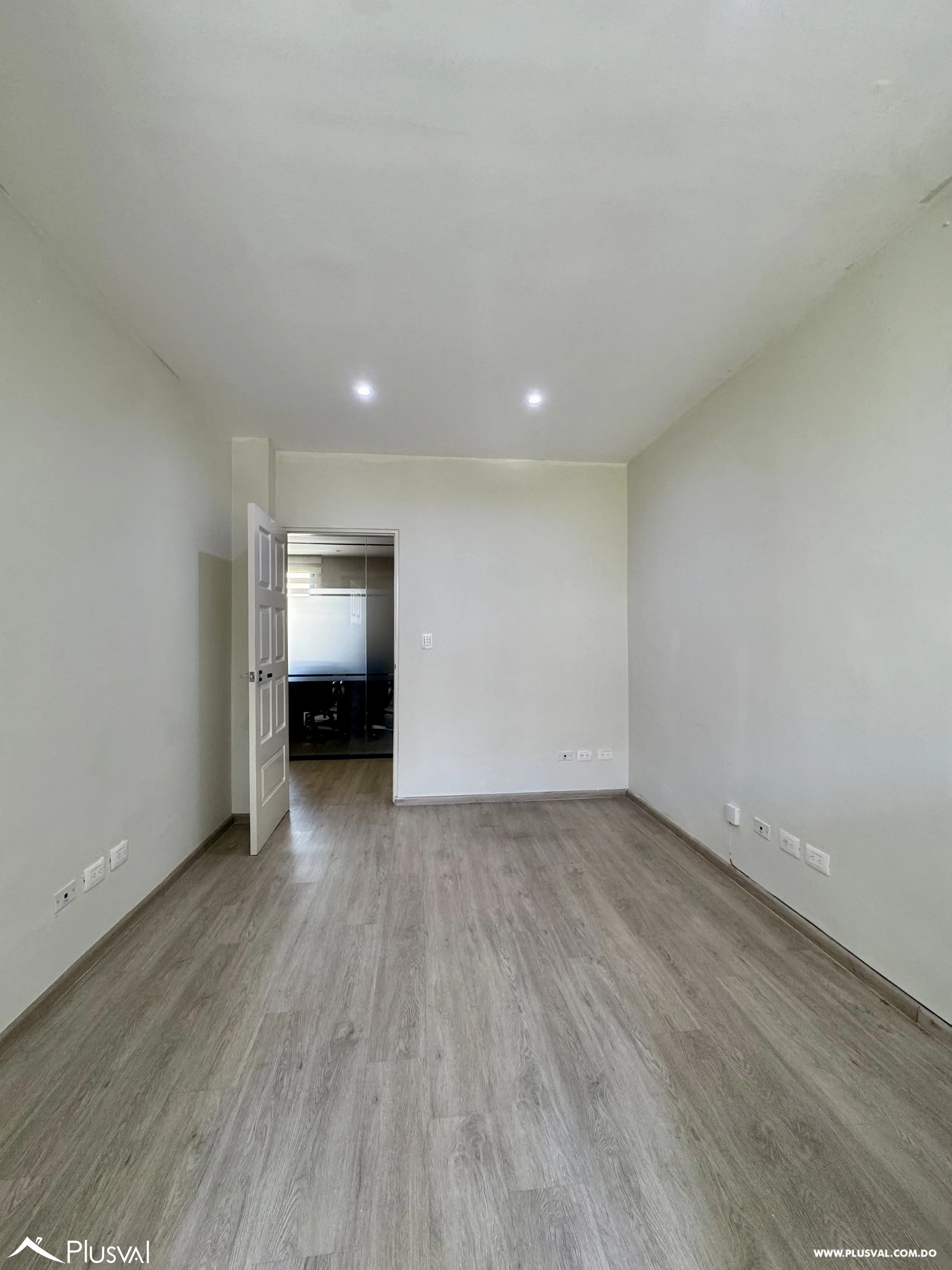 Alquilo Excelente Local Corporativo en el Corazón de Gazcue 530341