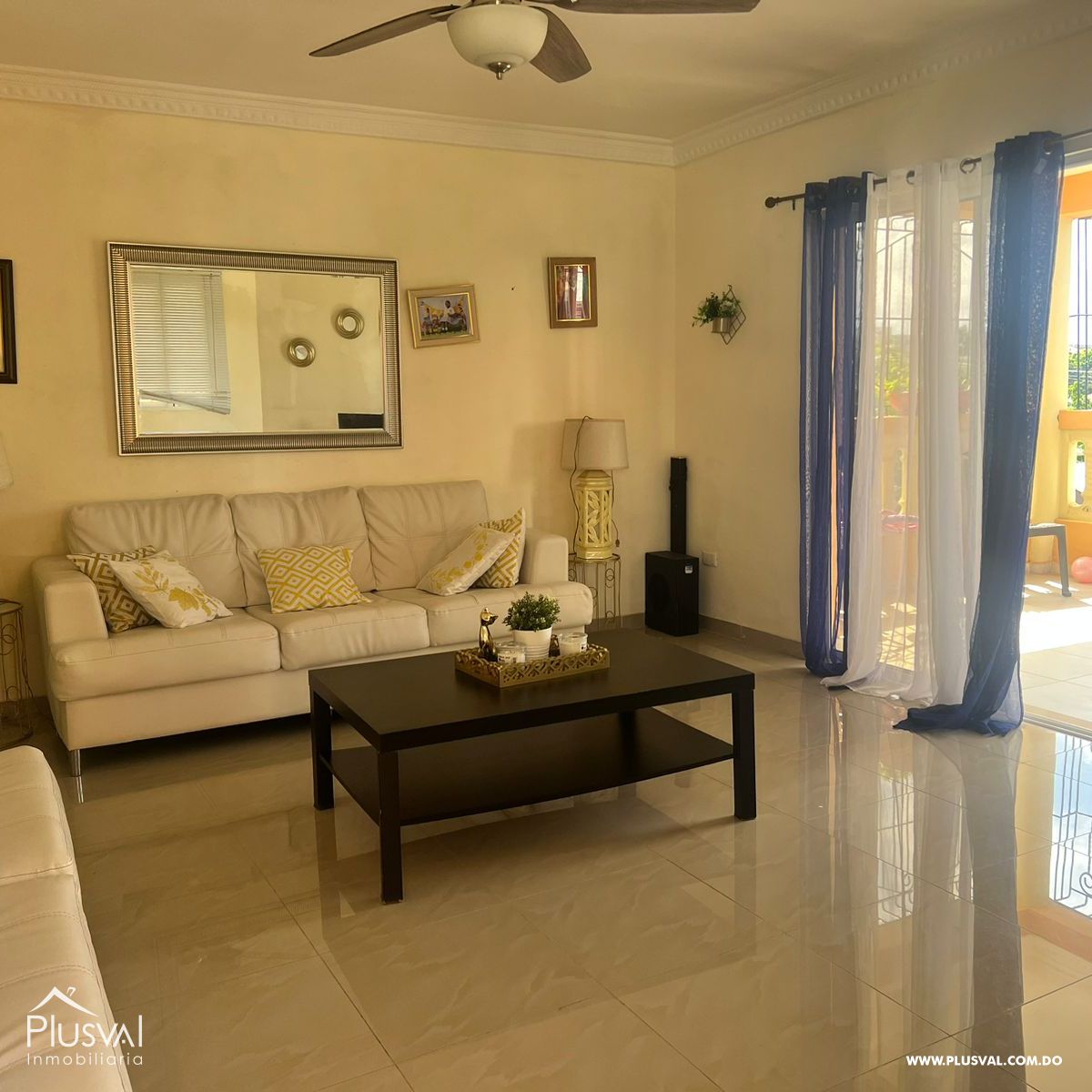 Casa en venta en Santo Domingo Este, mas una segunda casa con jacuzzi en el segundo piso. 381777