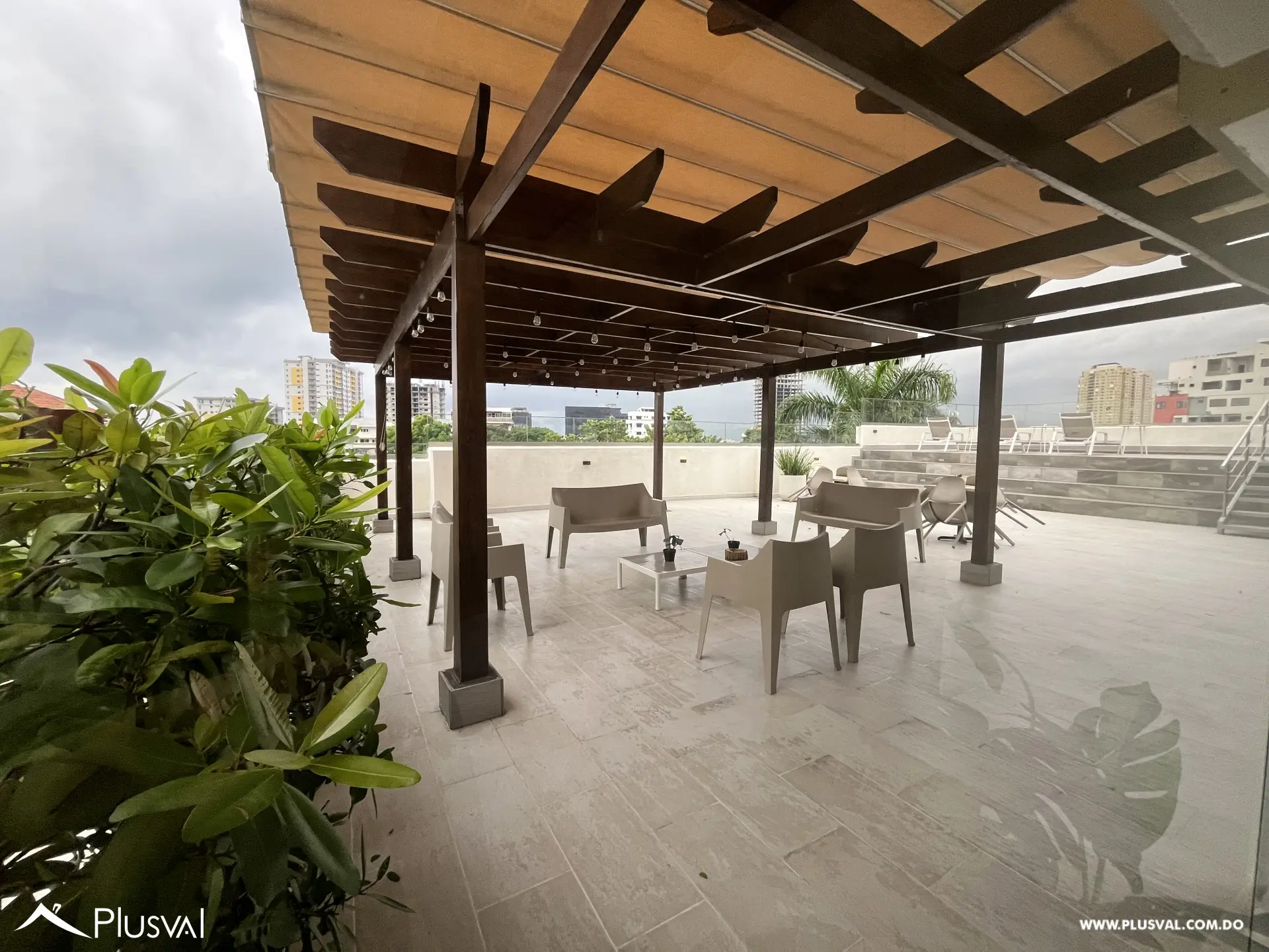 Terraza rooftop con piscina en alquiler en Gazcue 468492