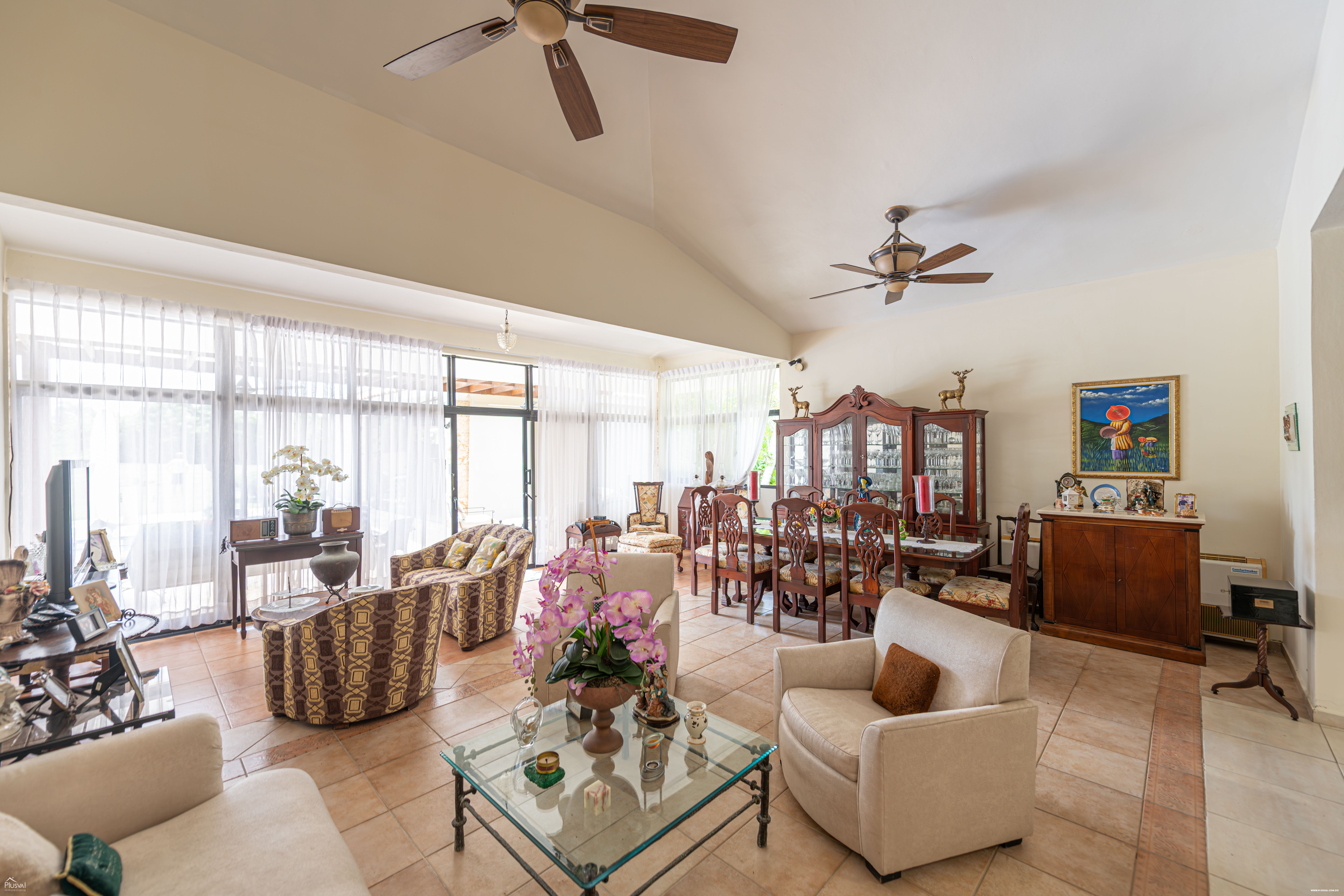 Villa en venta en metro Country Club con piscina privada y vista al campo de golf 456518
