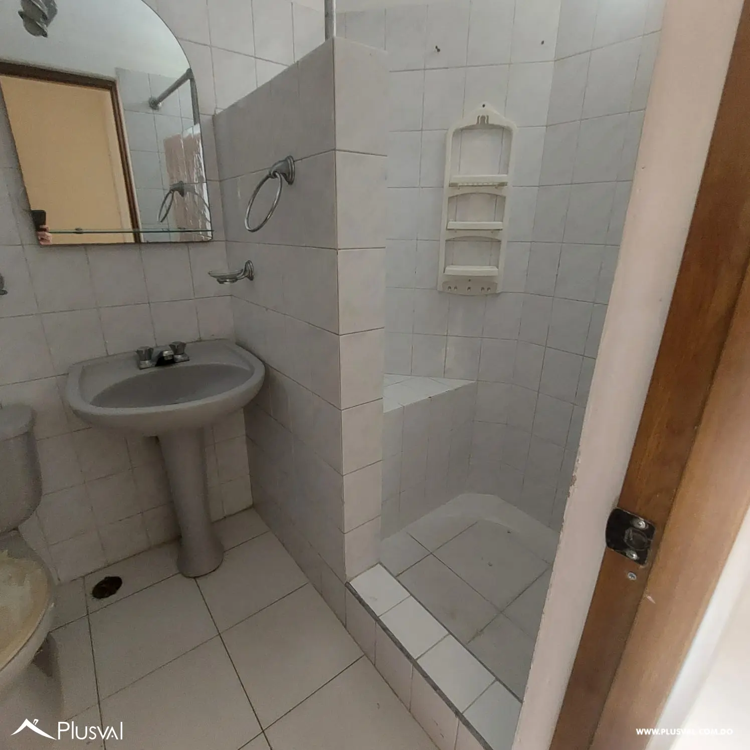 Apartamento clasico con terraza privada y balcon 463007