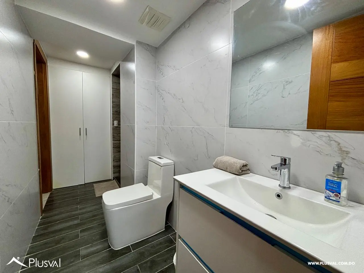 Apartamento amueblado con lindas áreas sociales en alquiler en La Julia 455735