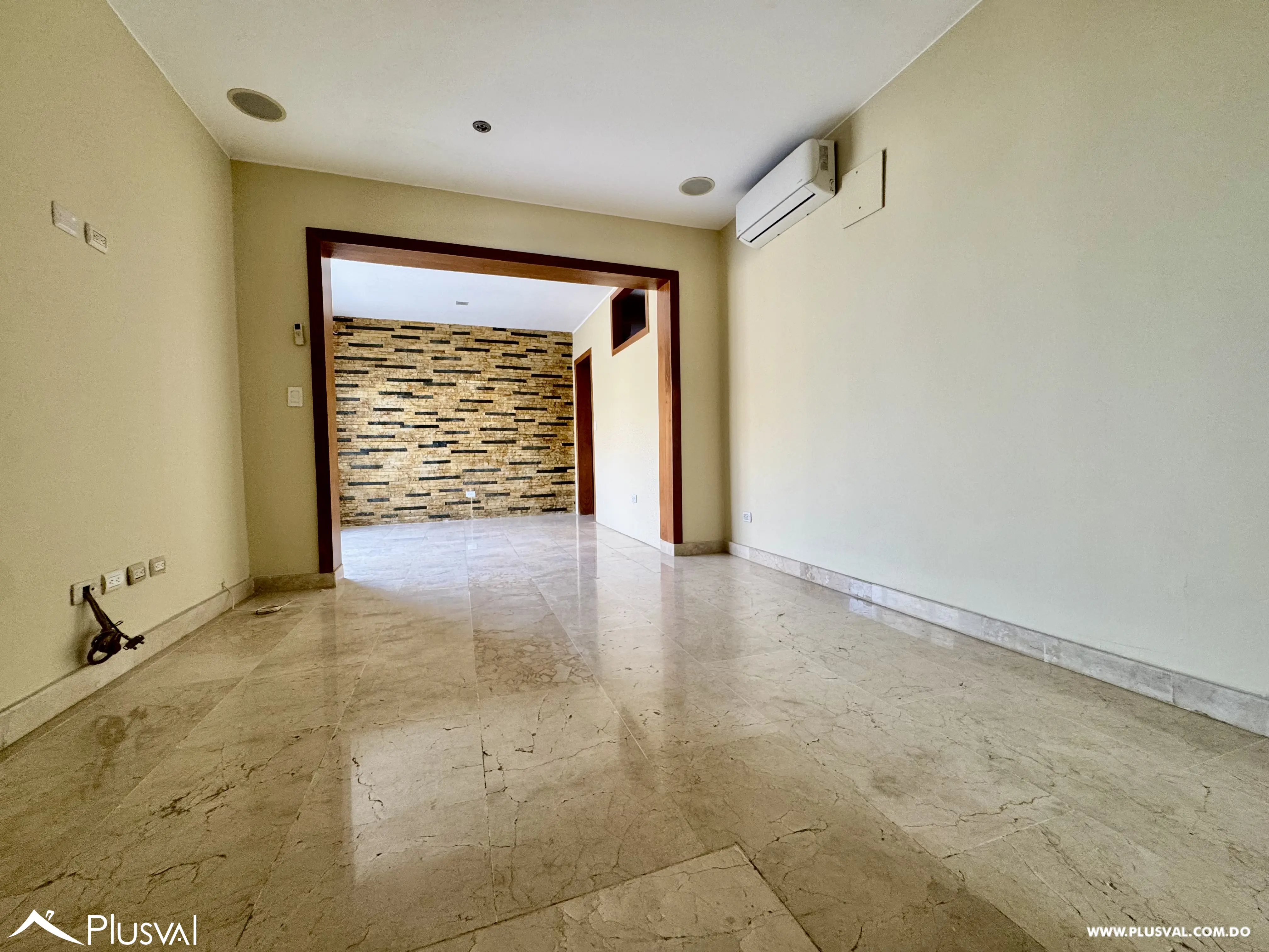 Vendo Amplio y Maravilloso Pent House en una de las Zonas mas Exclusivas de La Esperilla 490620