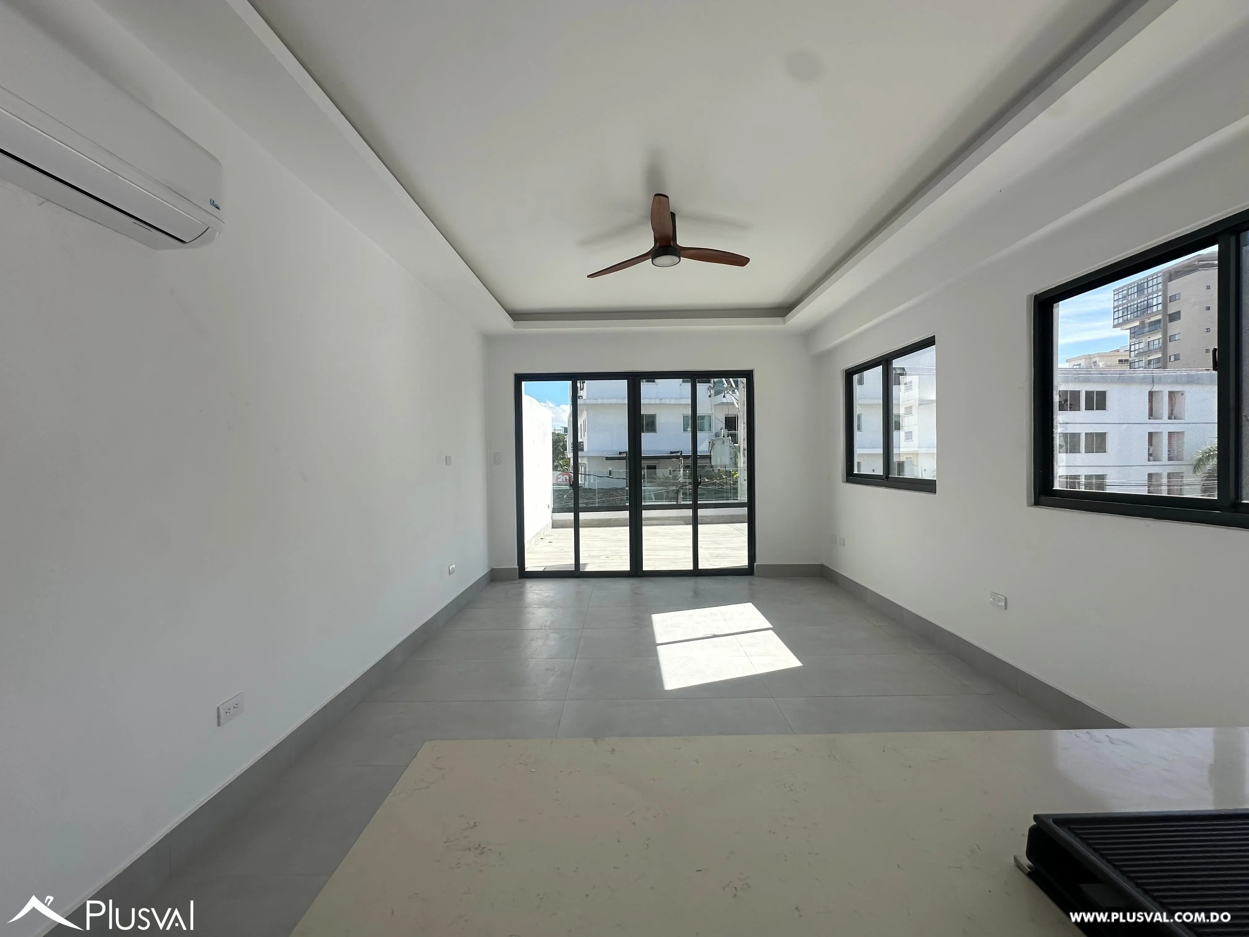 Apartamento de 1 habitación en alquiler en Evaristo Morales 484042