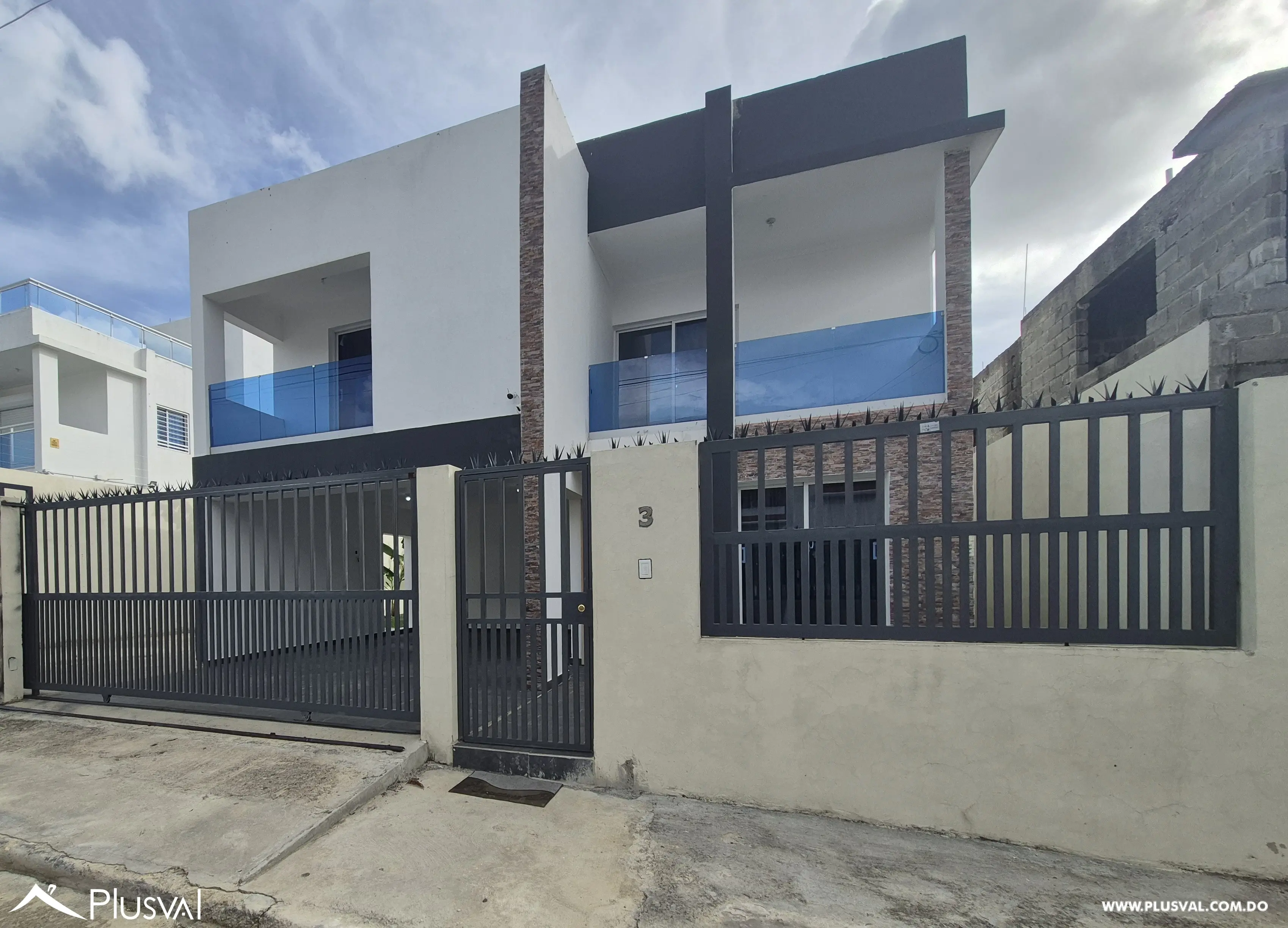 ESPACIOSA CASA EN VENTA EN REPUBLICA COLOMBIA EN RESIDENCIAL CERRADO 460267