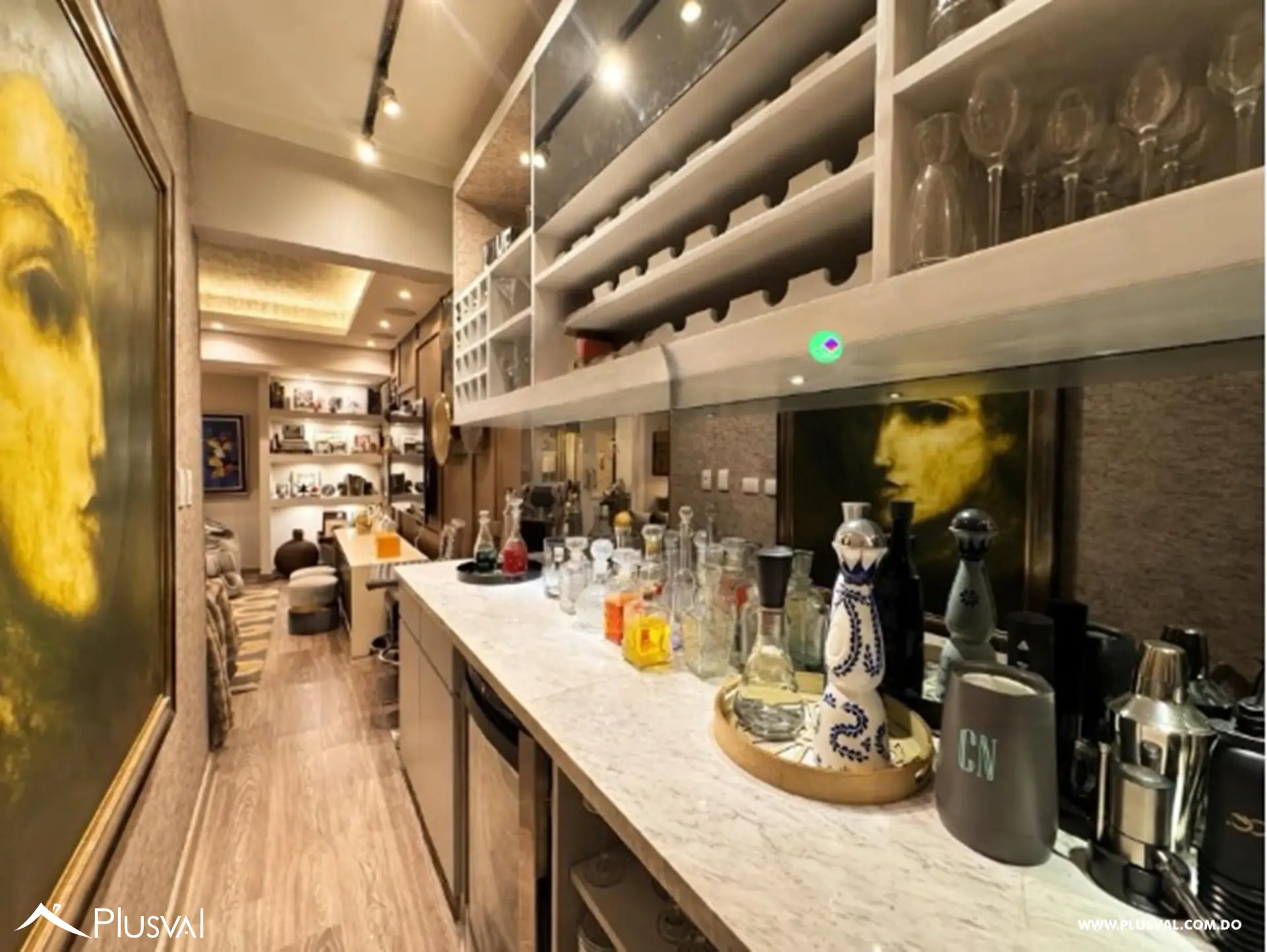 Amplio apartamento 2do nivel con terraza privada, en Evaristo Morales 515486