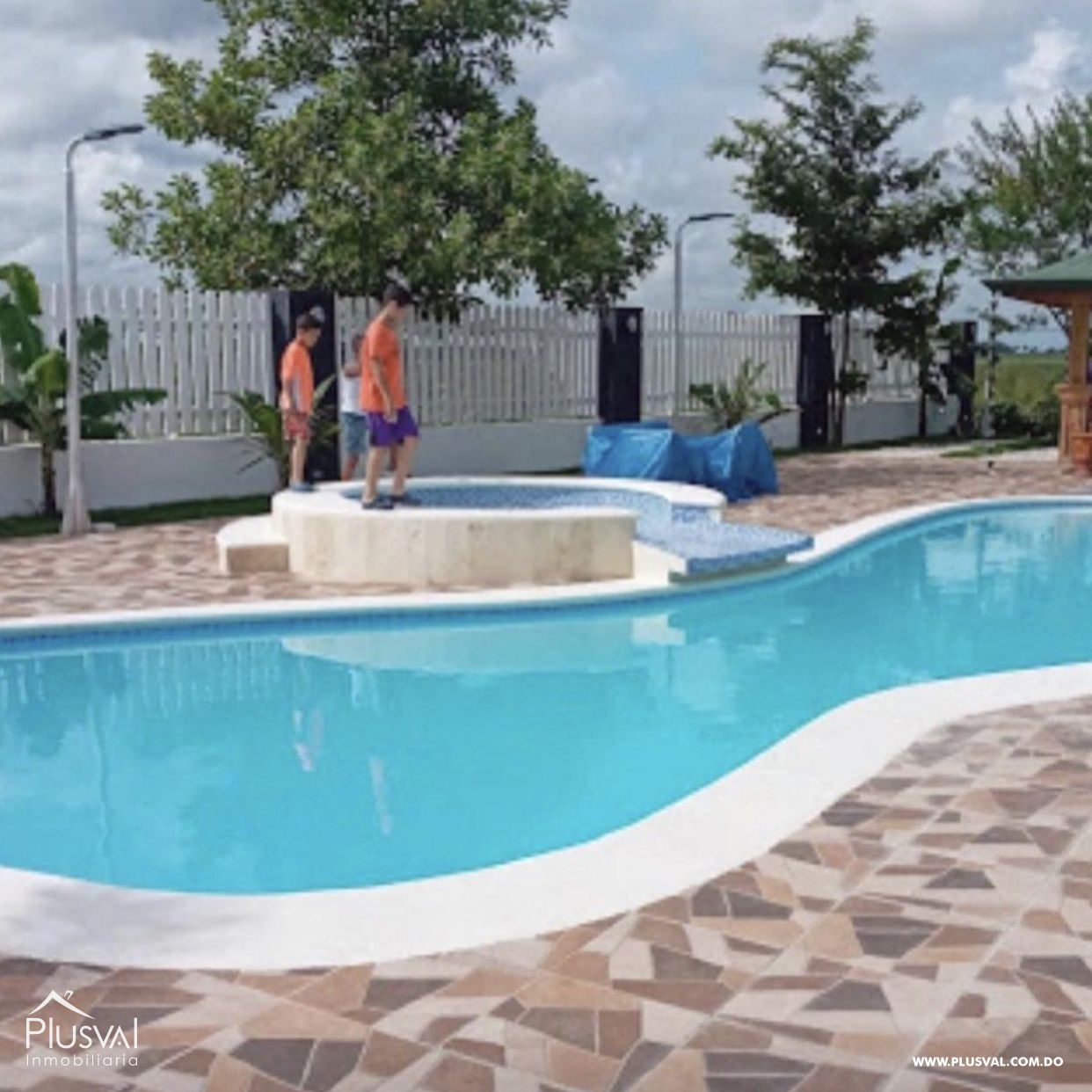 Solar en venta en el proyecto Lagos de Reyes con excelentes amenidades. 389229