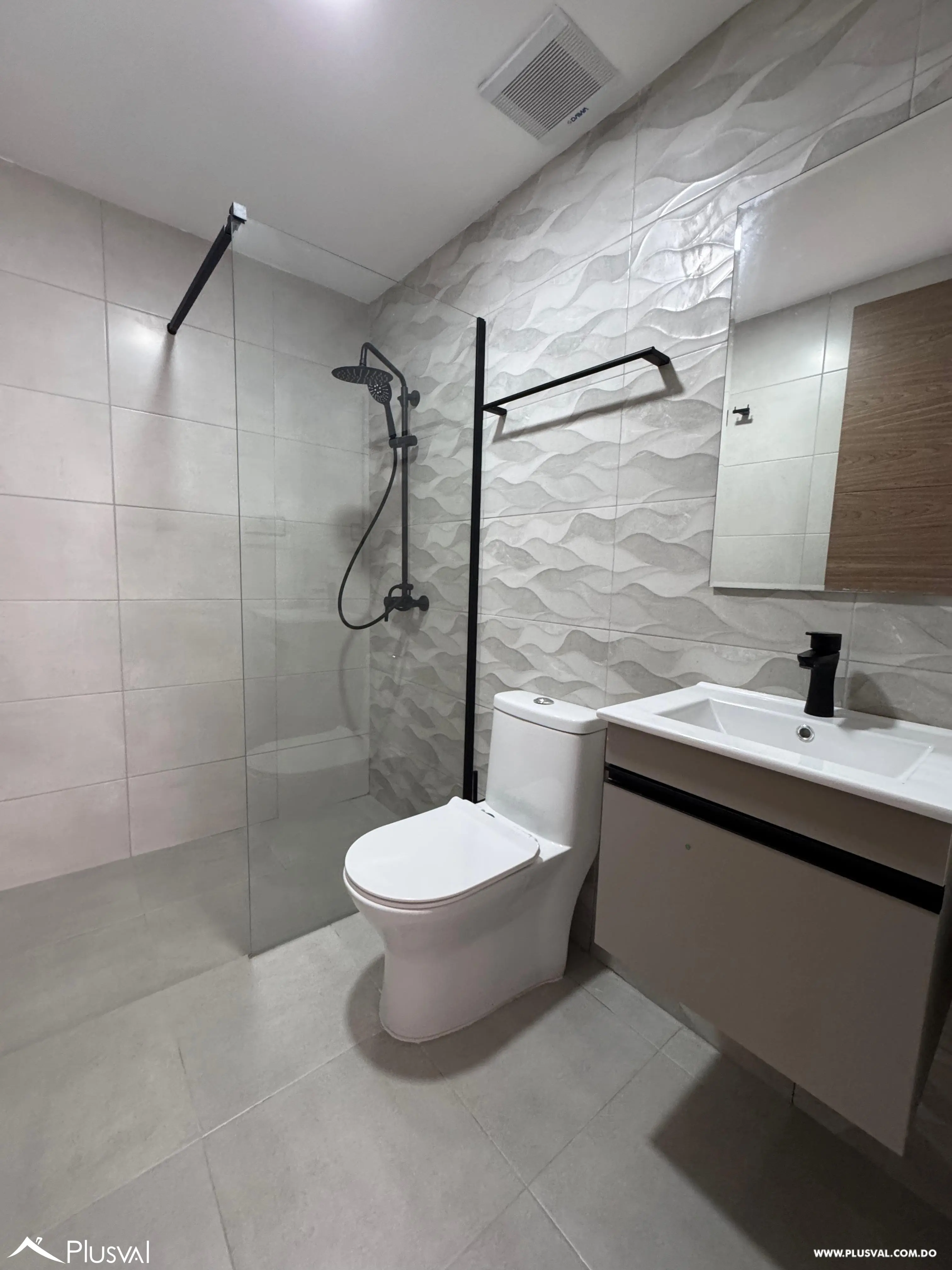 Alquiler de excelente apartamento en Evaristo Morales 466646