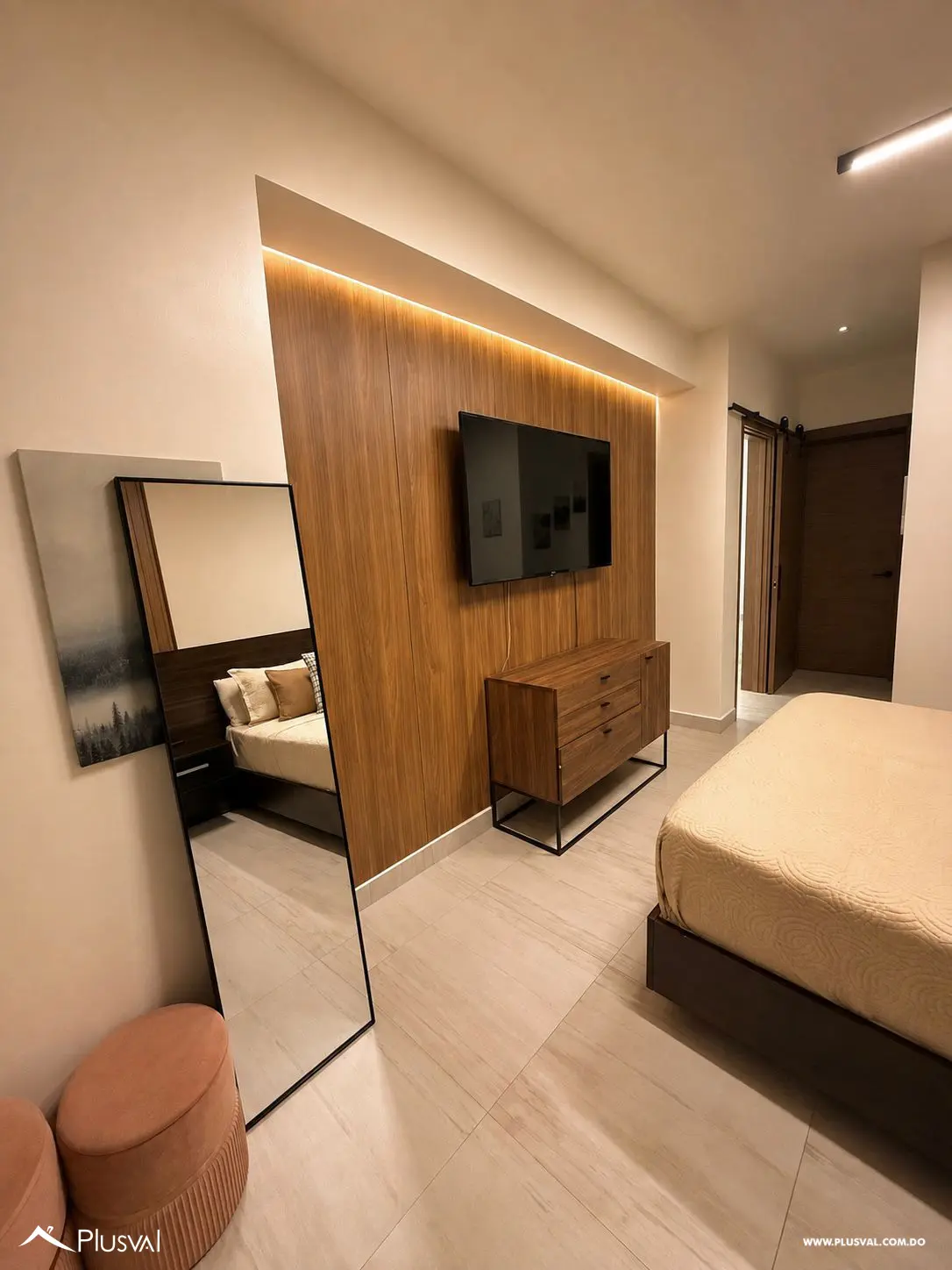 Elegante apartamento amueblado en venta, ubicado en Evaristo Morales. 530231