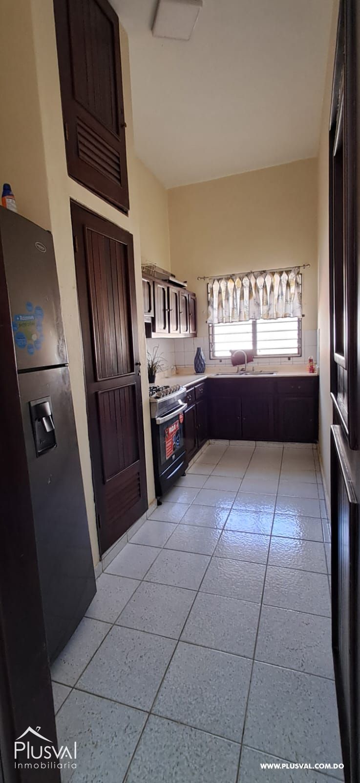 Villa de dos niveles en alquiler en Haina 472984