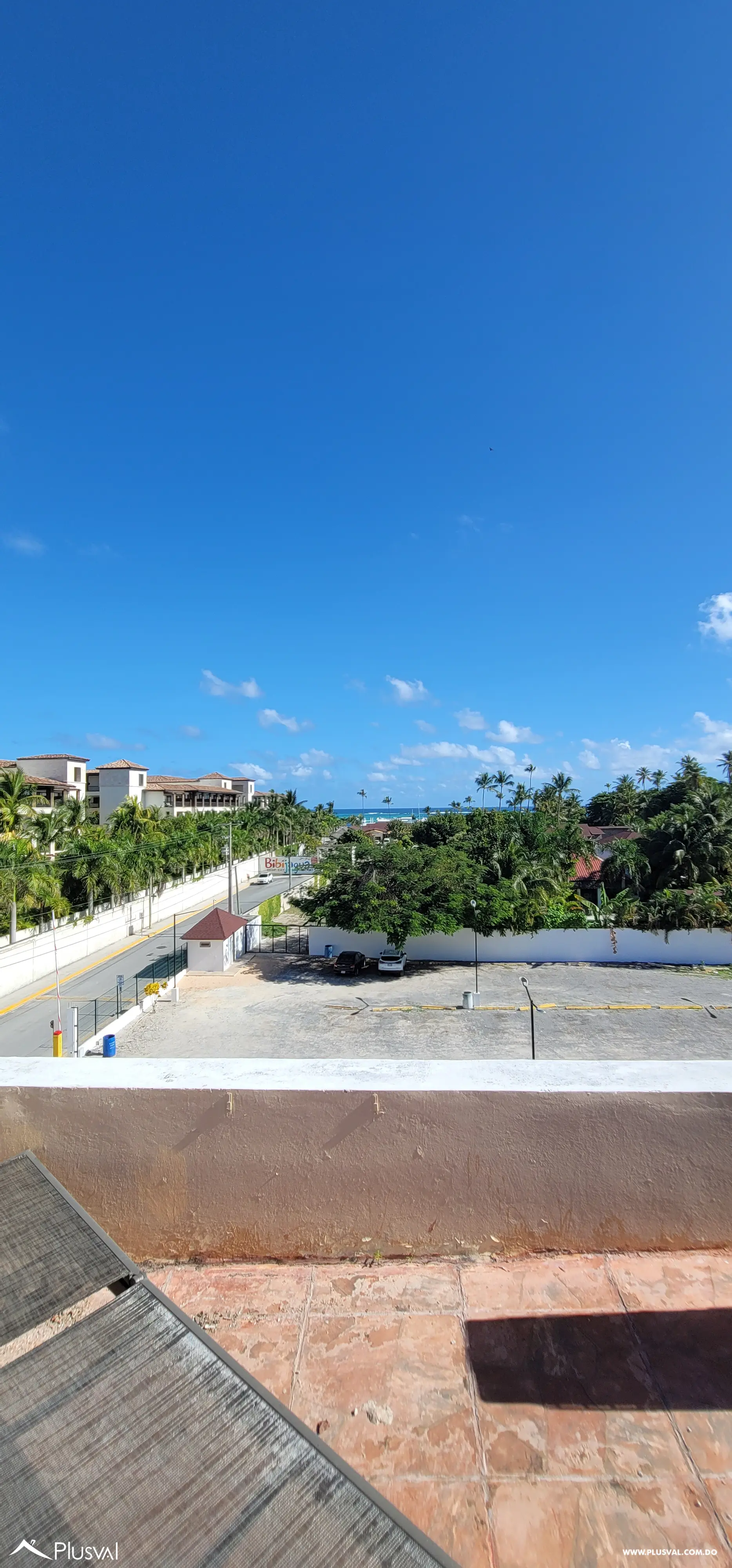 AMPLIO APARTAMENTO EN VENTA EN RESIDENCIAL CERRADO, CON PISCINA Y CON VISTA Y ACCESO DIRECTO A PLAYA BIBIJAGUA, 484348