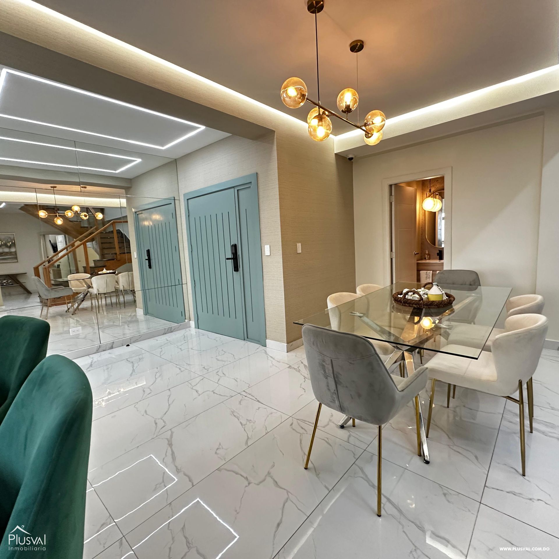 Vendo amueblado amplio y elegante penthouse en Alma Rosa I 393254