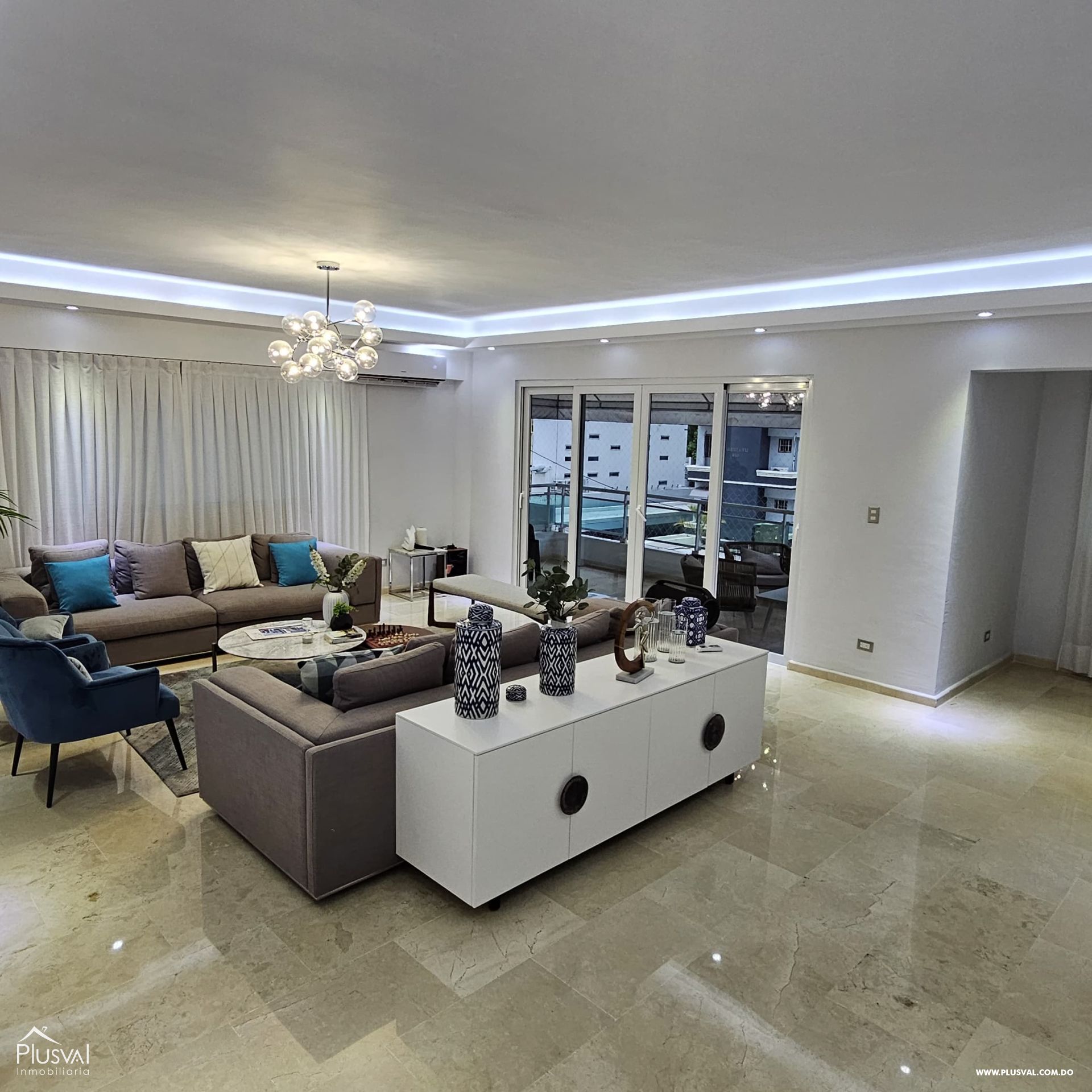 Apartamento Amueblado en Alquiler en Evaristo Morales 320212