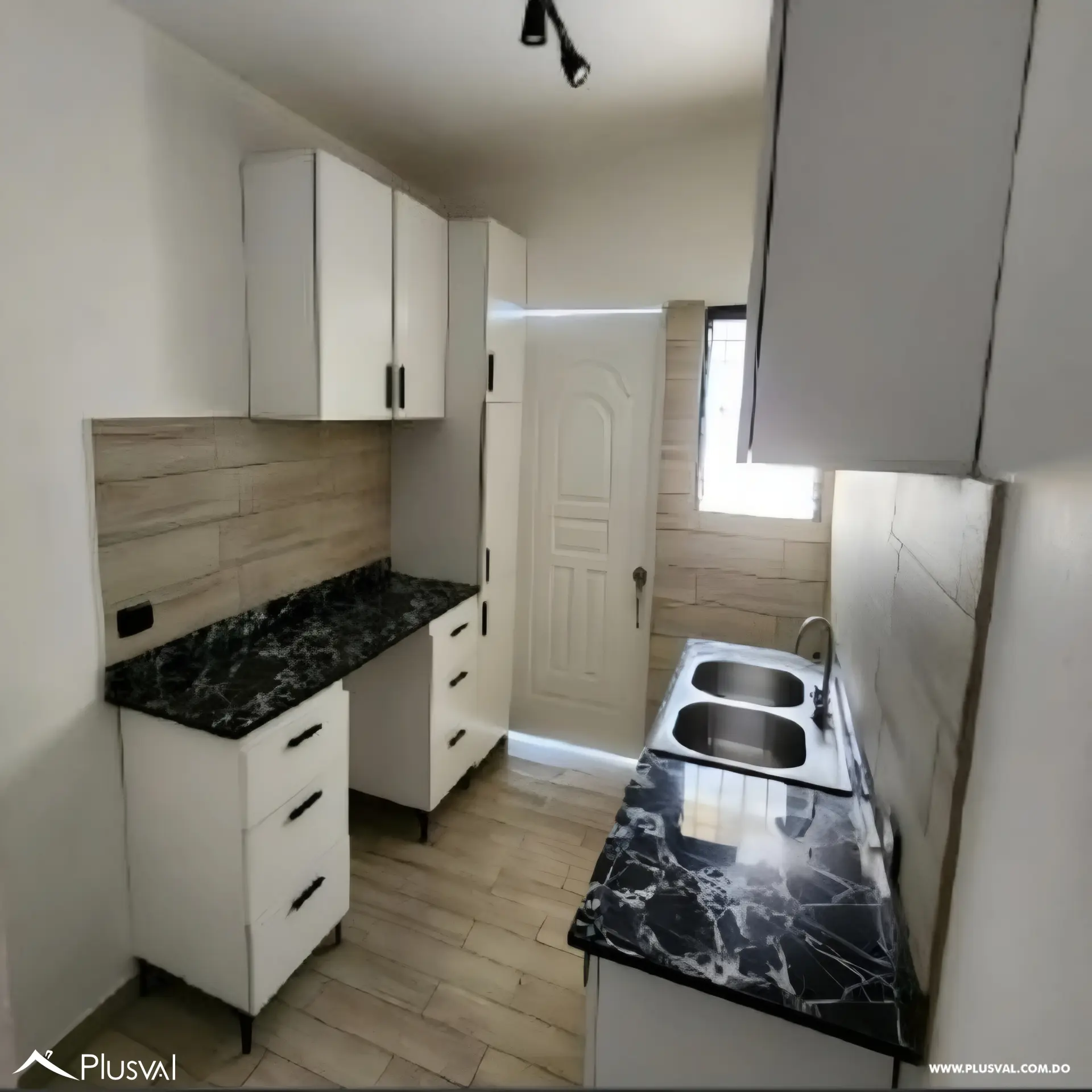 Casa comercial en venta en el Cacique con lavandería en funcionamiento. 522330