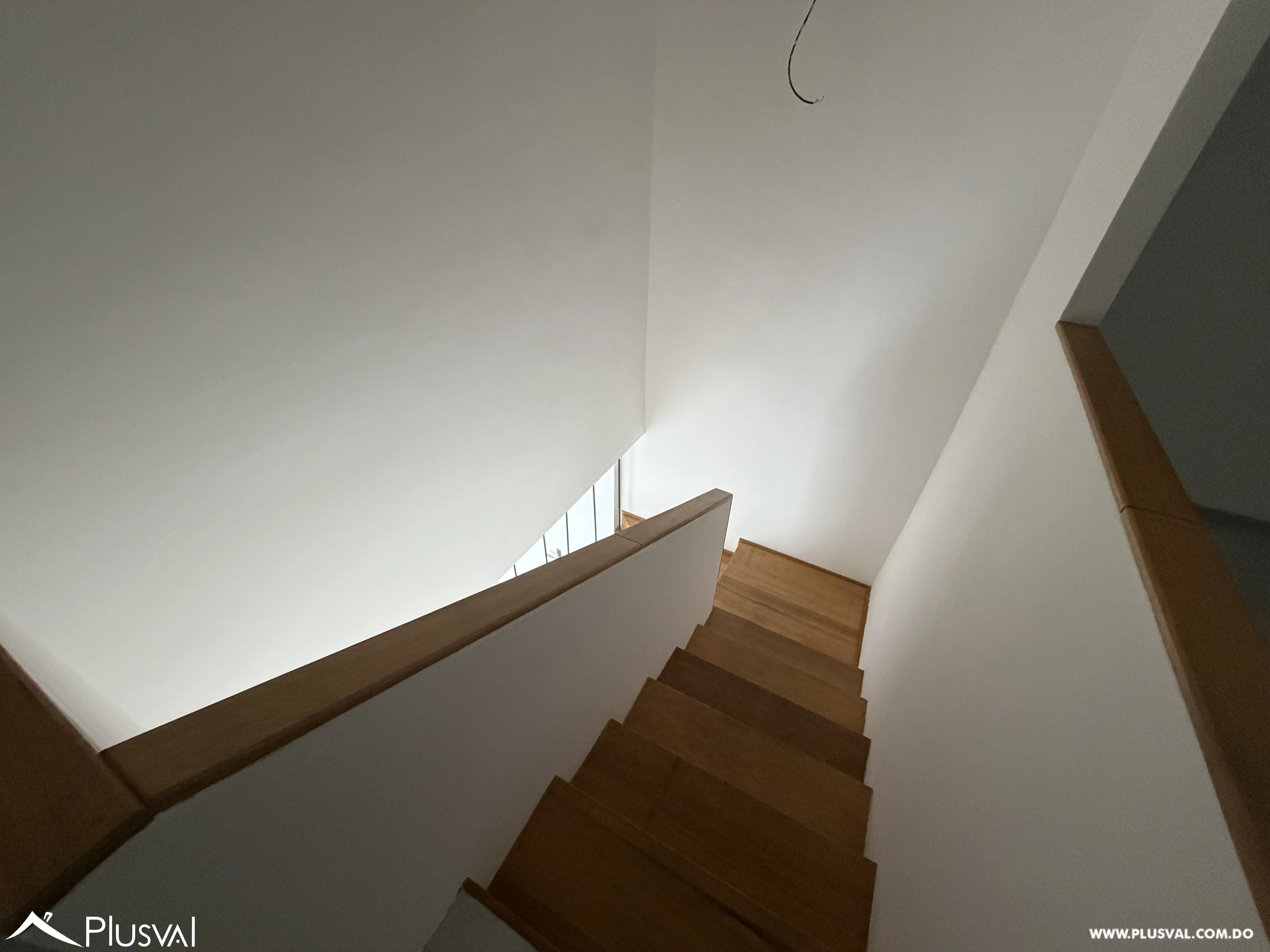 Alquiler de apto tipo loft, de 2 habitaciones en Evaristo Morales. 524878