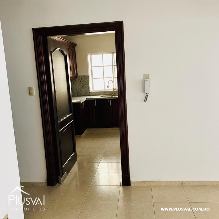 Apartamento en alquiler en Bella Vista, segundo nivel con terraza Amplia 230503