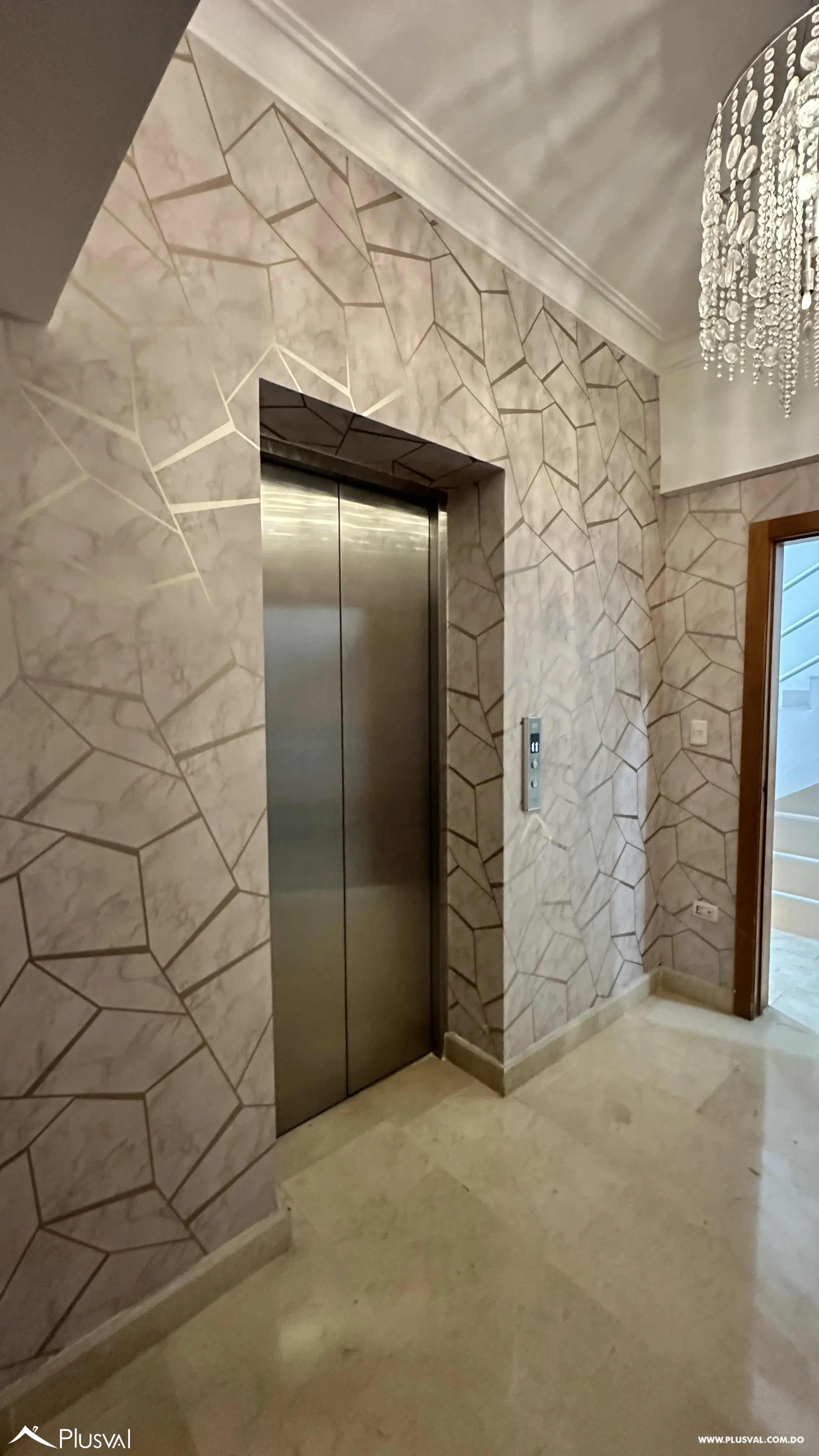 Apartamento en venta de 3 habitaciones con vista al mar en Avenida Enriquillo, piso alto y 3 parqueos 499612