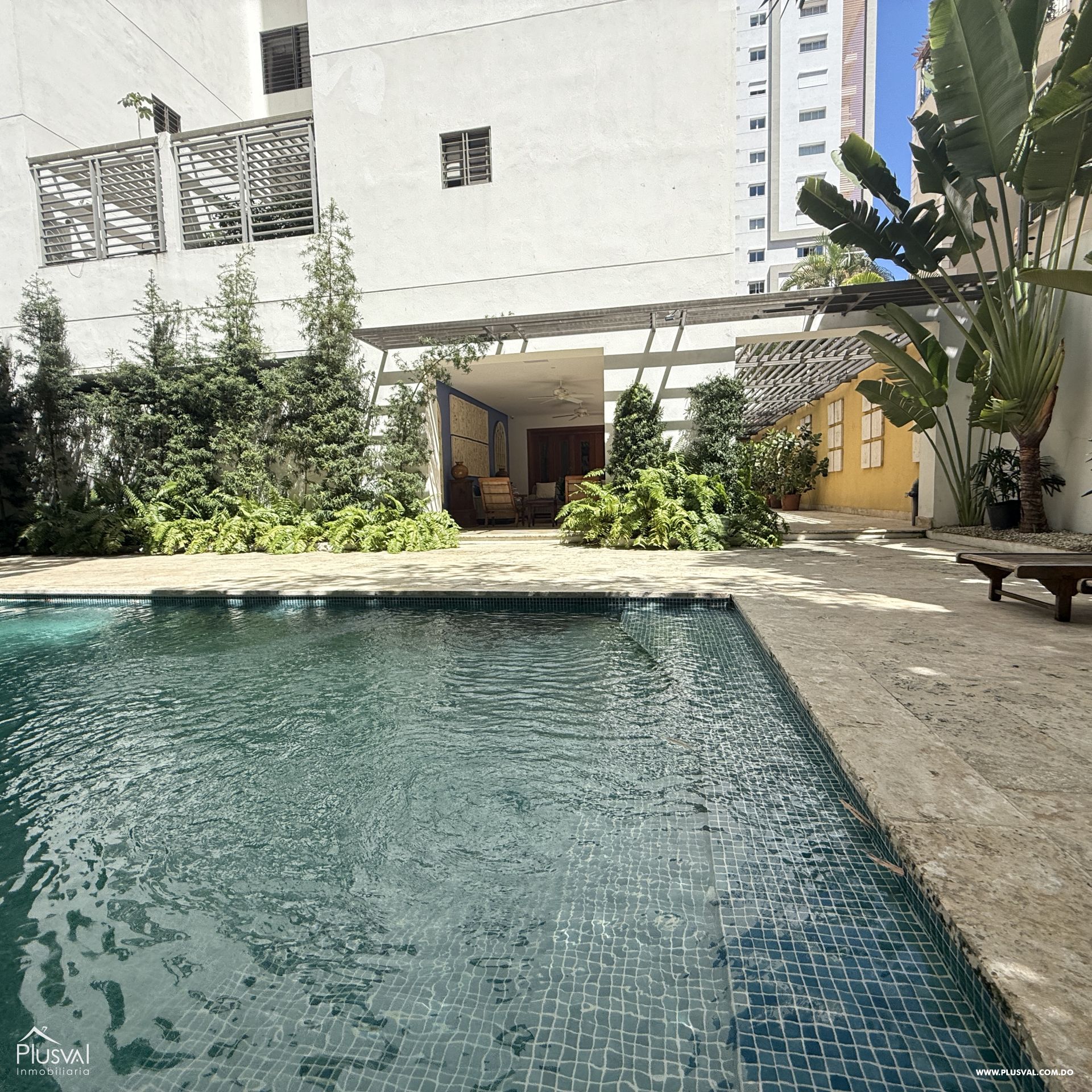 Lujoso Apartamento en Venta en Piantini de 3 habitaciones con balcon 425000