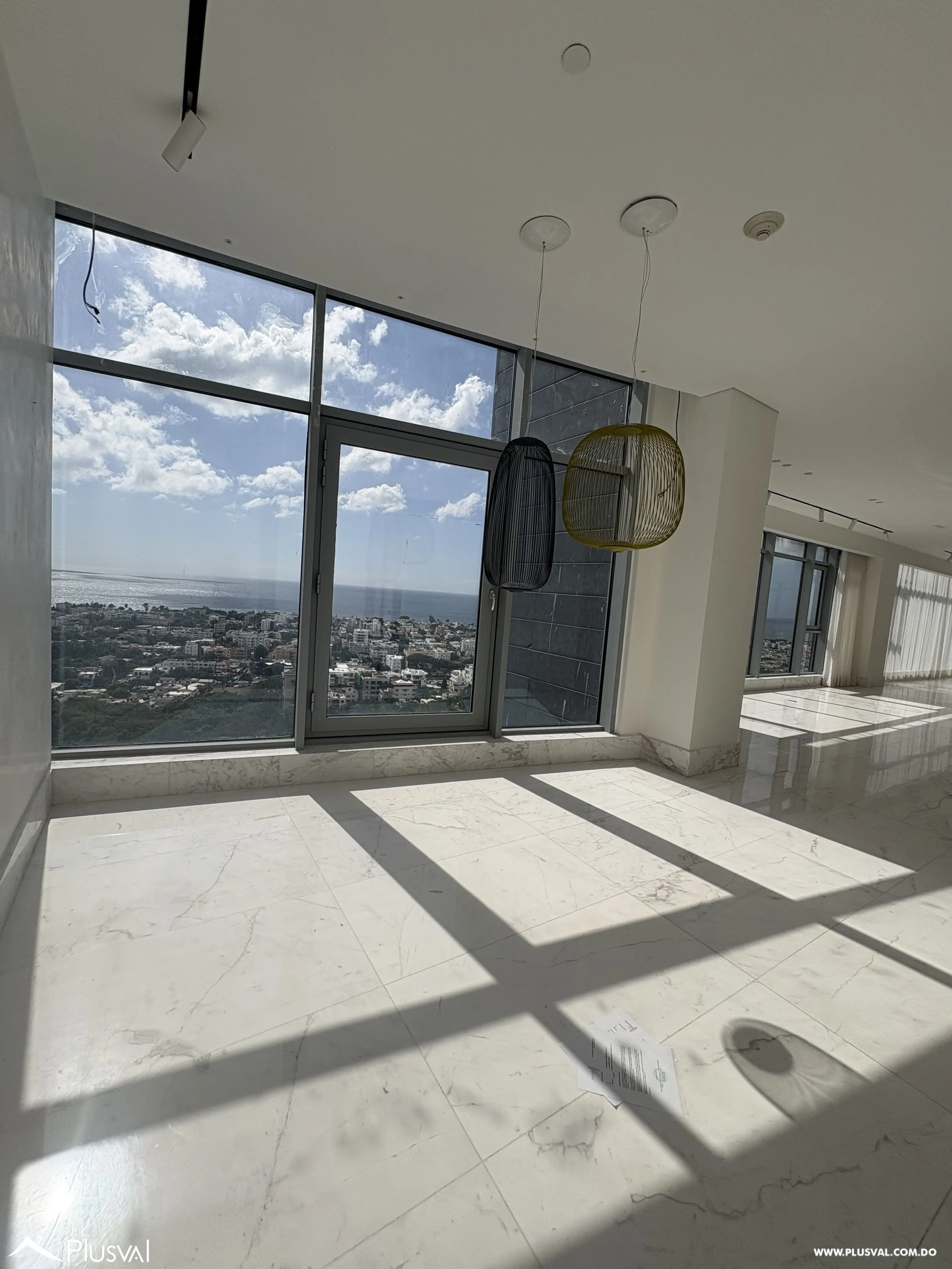 Lujoso apartamento en venta en plena Anacaona en piso alto 481998