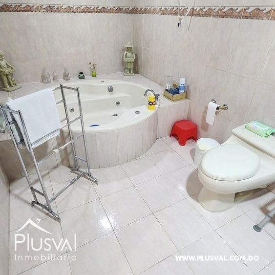 Se Vende  amplio apartamento en Naco 368943