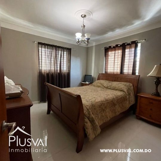 Amplio apartamento en venta, en zona tranquila de Santiago. 287015