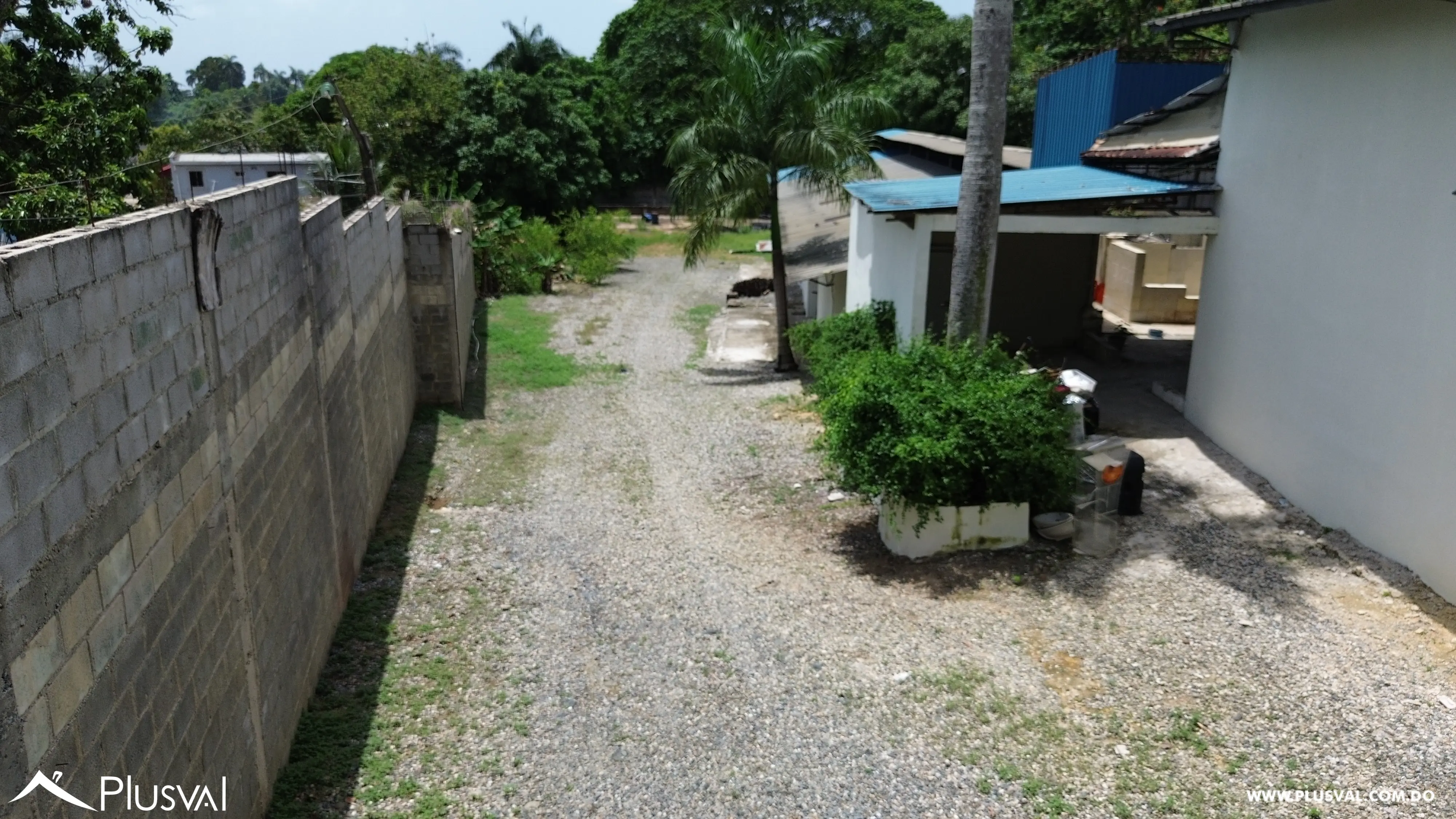 Propiedad en venta con almacén y casa de 6 habitaciones 519469