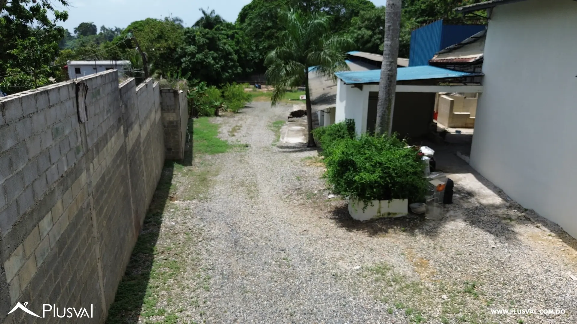 Propiedad en venta con almacén y casa de 6 habitaciones 519469