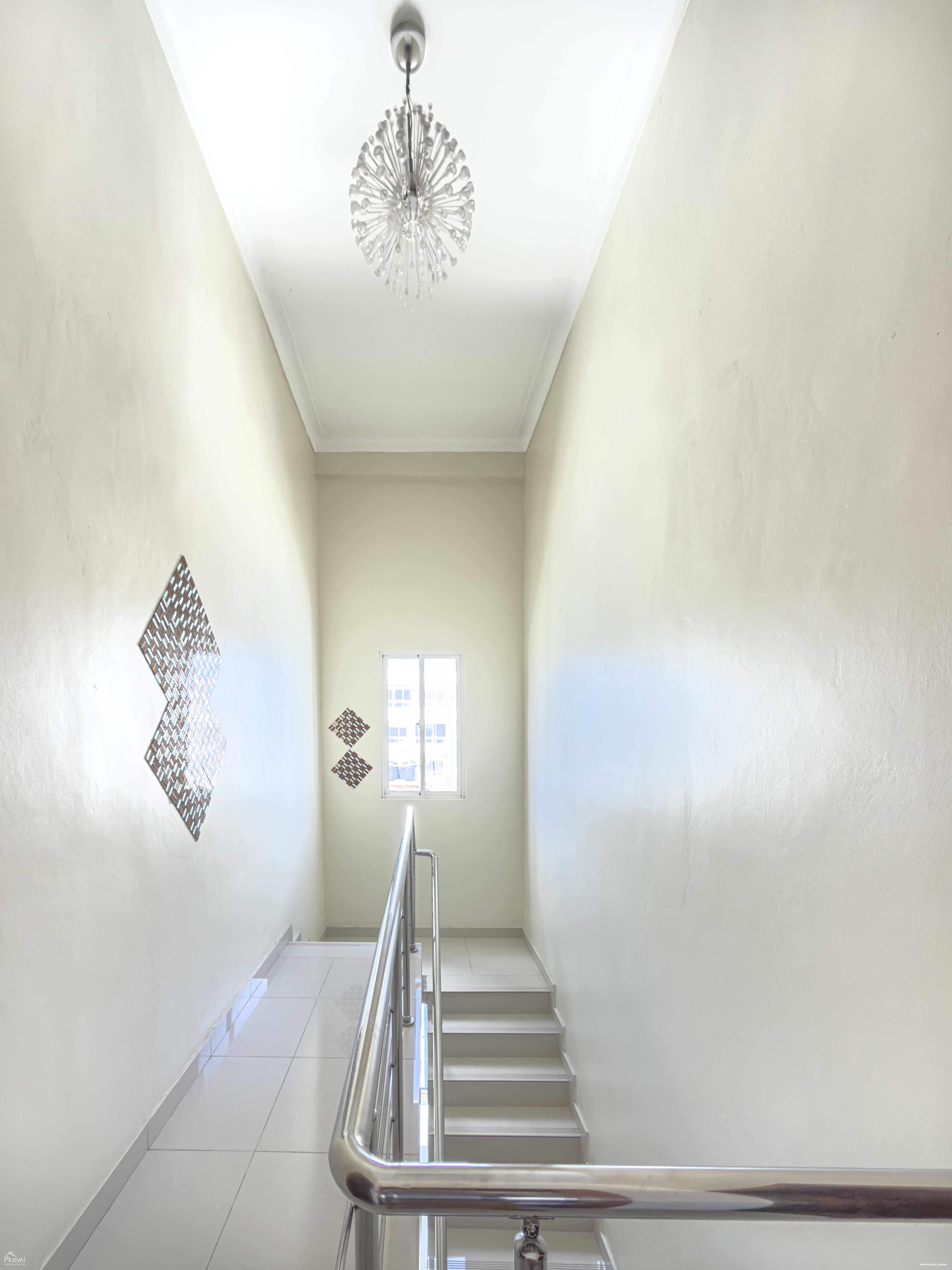 Apartamento en Alquiler 6to nivel en Los Restauradores con 3 Habitaciones 476324