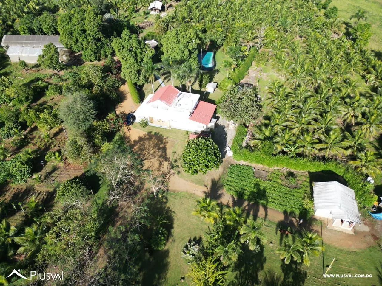 Exclusiva Finca Residencial con 7 Habitaciones, Piscina y Amplias Áreas Verdes 523786
