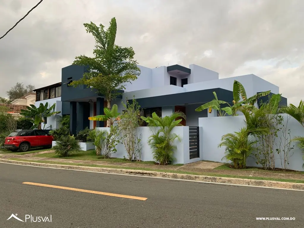 Amplia casa de dos niveles en venta en Isabel Villas 471059