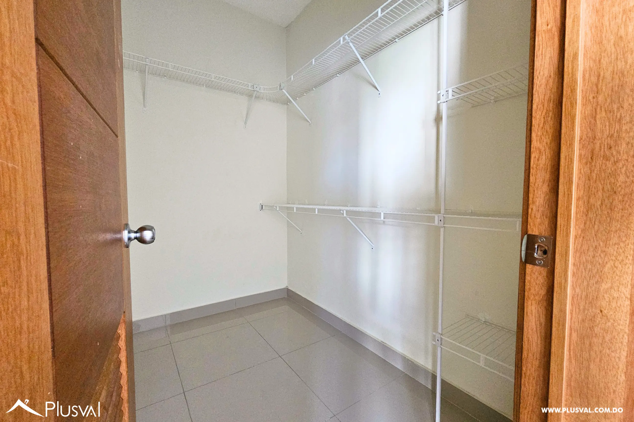 Apartamento en alquiler en Evaristo Morales 519727